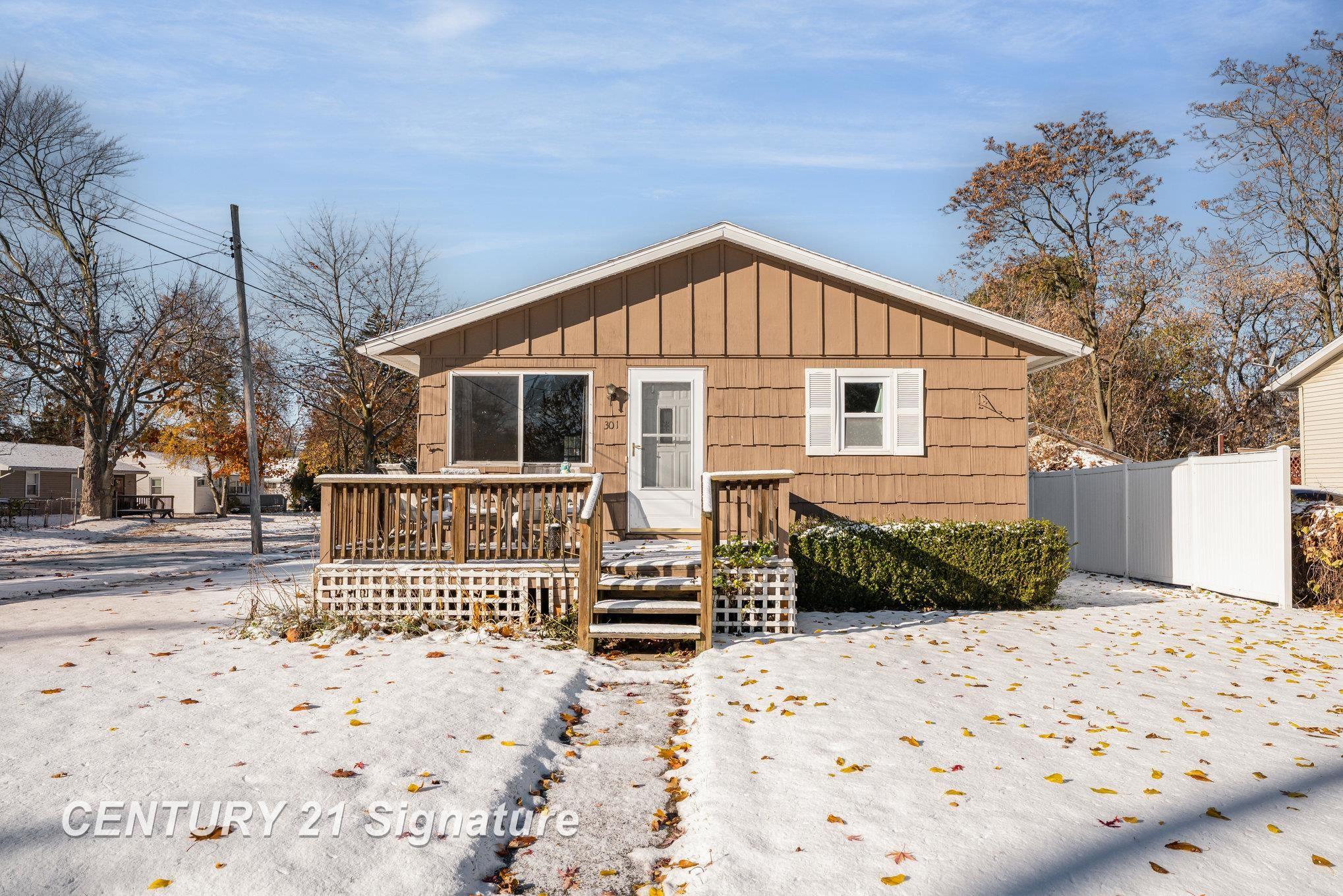 Homes for sale in Bay City, MI | 301 Mcewan St, Bay City, MI 48708 | MLS# 50193988