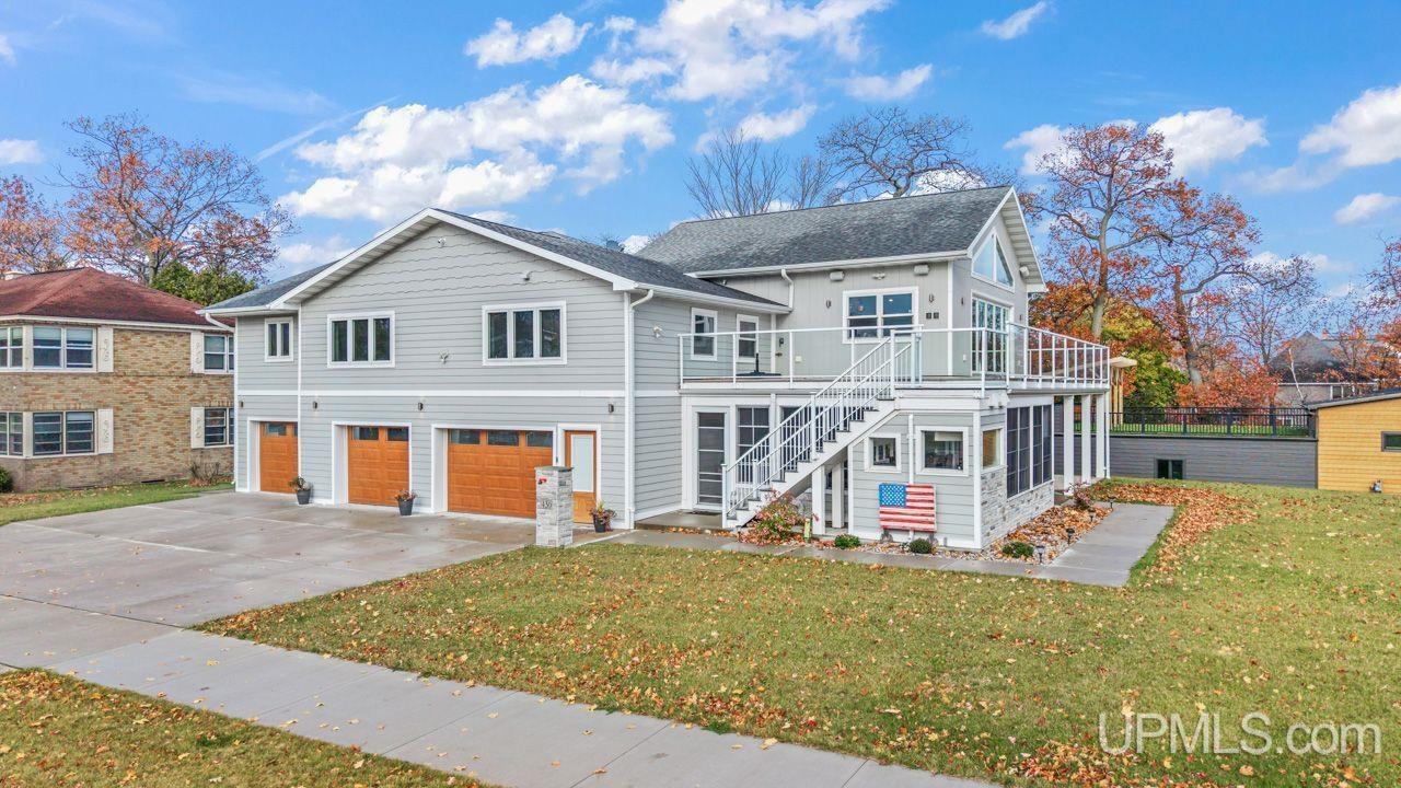 Homes for sale in Escanaba, MI | 430 Lake Shore Dr, Escanaba, MI 49829 | MLS# 50194037