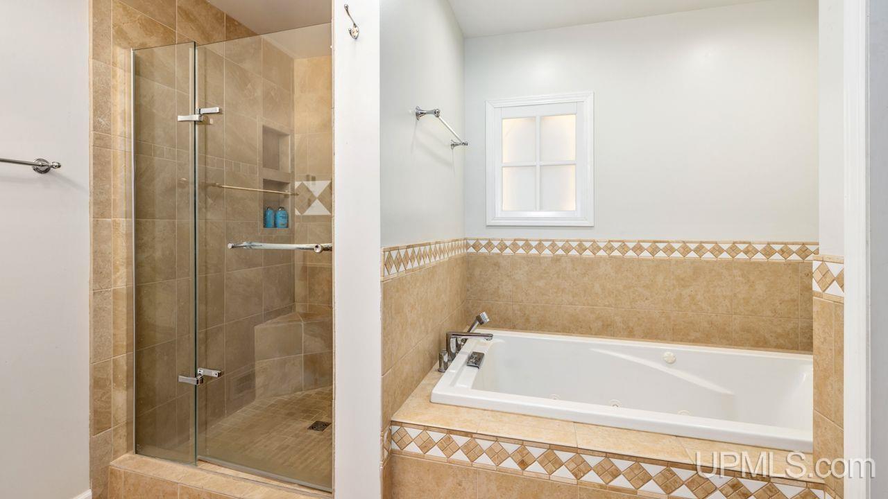 Homes for sale in Escanaba, MI | 430 Lake Shore Dr, Escanaba, MI 49829 | MLS# 50194037