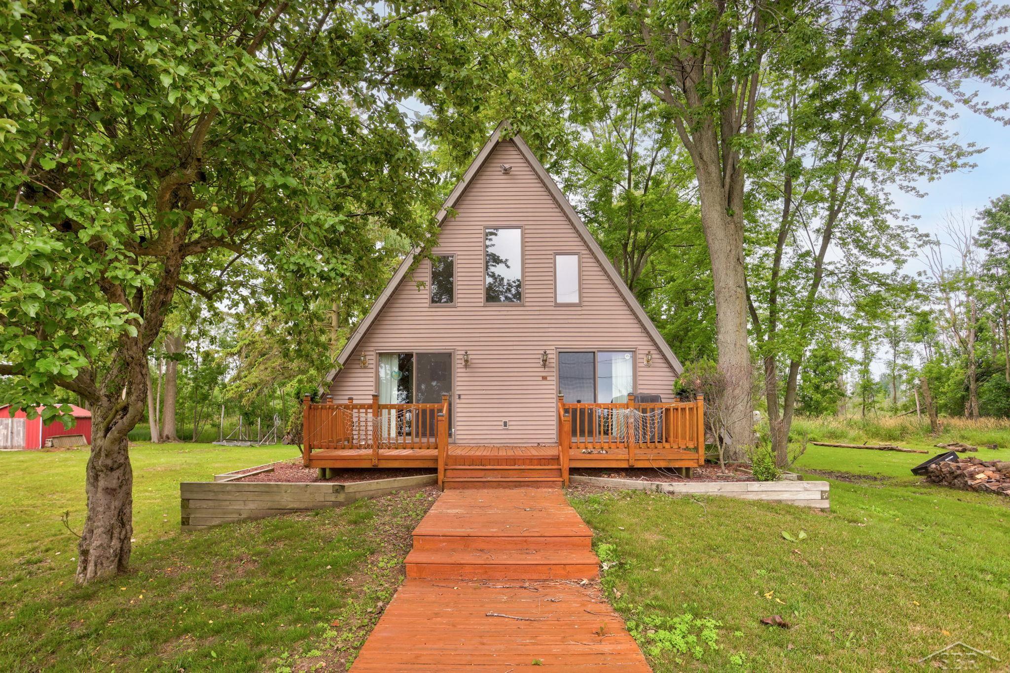 Homes for sale in Standish, MI | 5196 Beachwood Dr, Standish, MI 48658 | MLS# 50194055