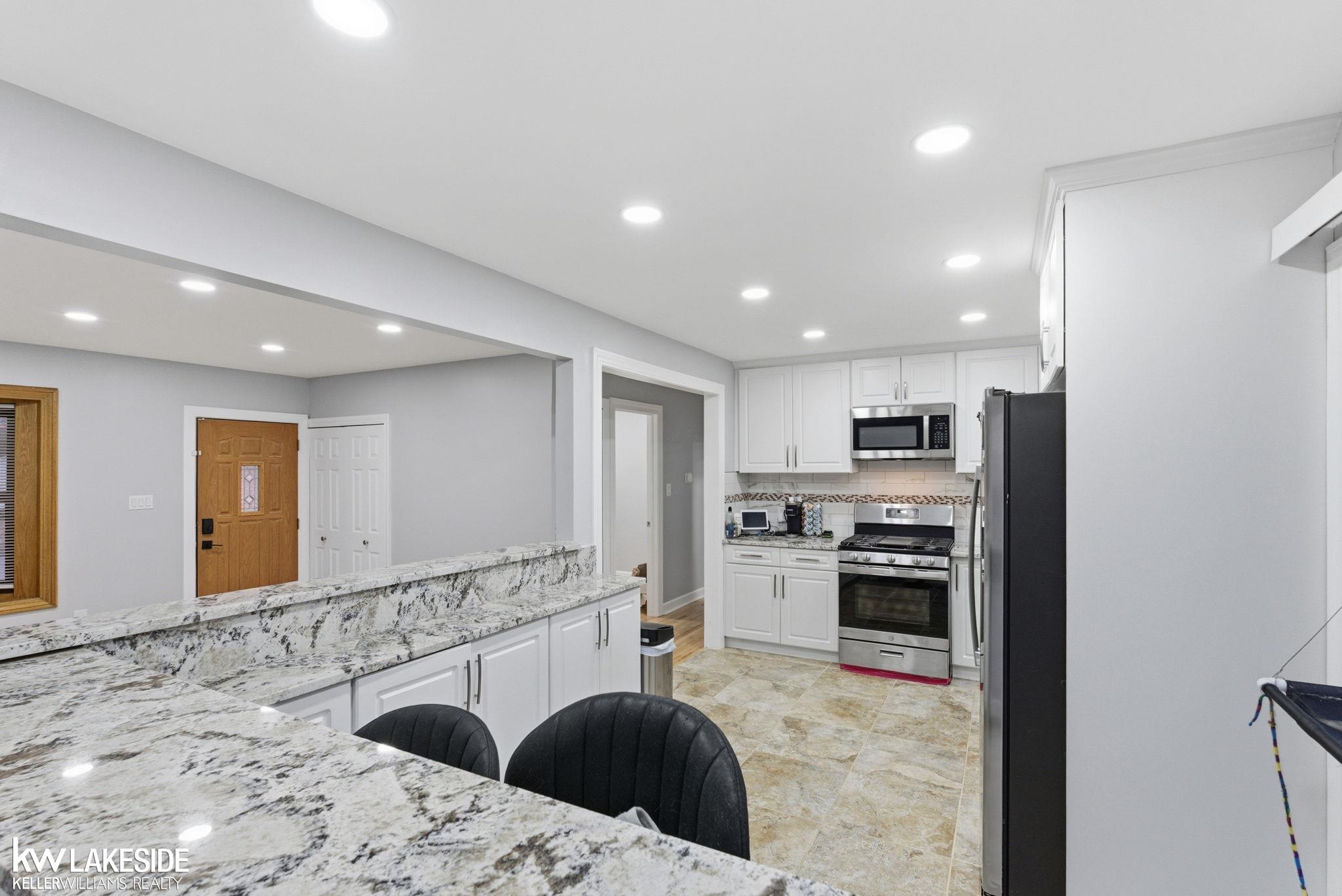 Homes for sale in Center Line, MI | 8385 Helen St, Center Line, MI 48015 | MLS# 50194193