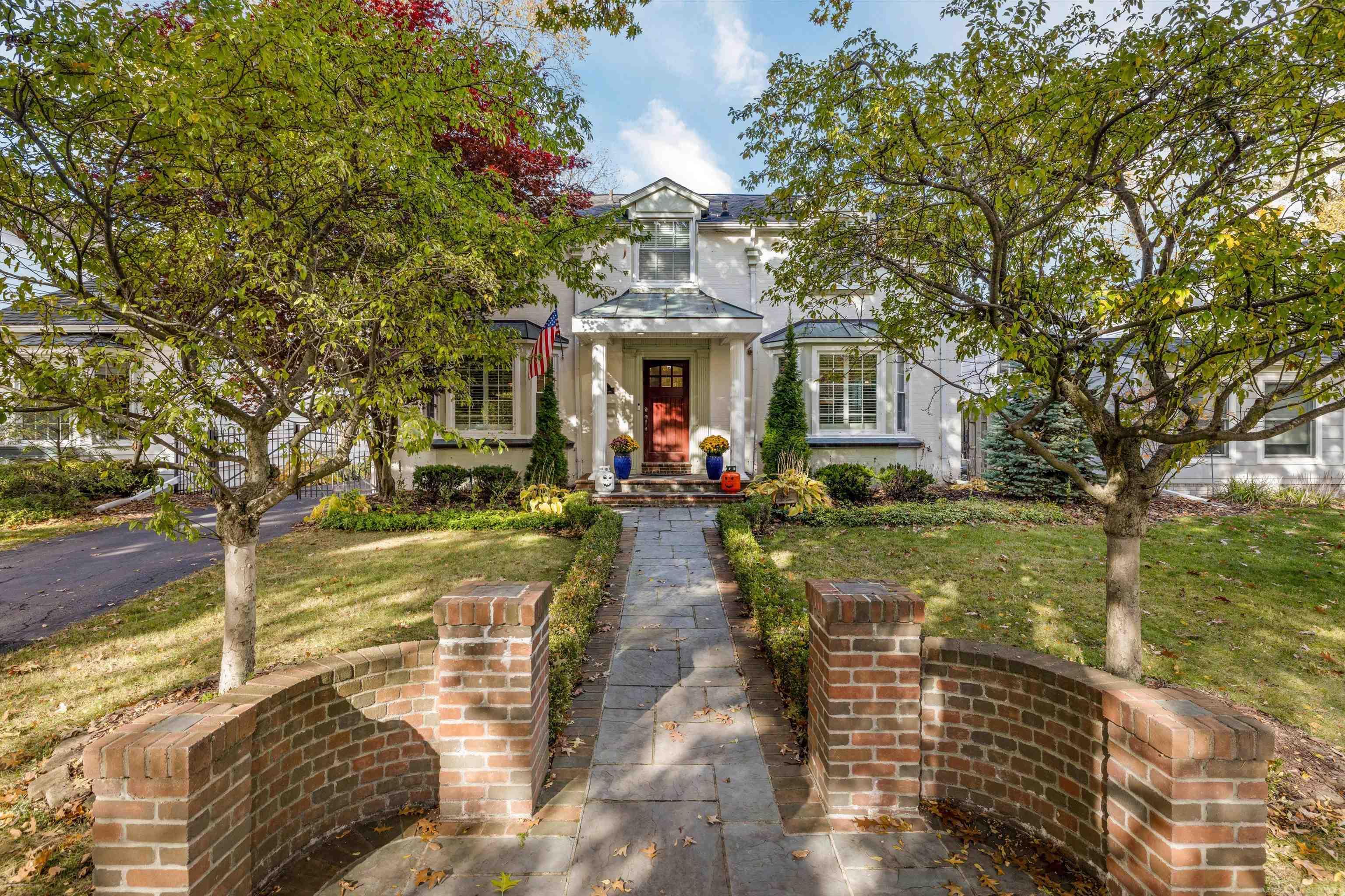 Homes for sale in Grosse Pointe Farms, MI | 265 Williams Ave, Grosse Pointe Farms, MI 48236 | MLS# 50194270