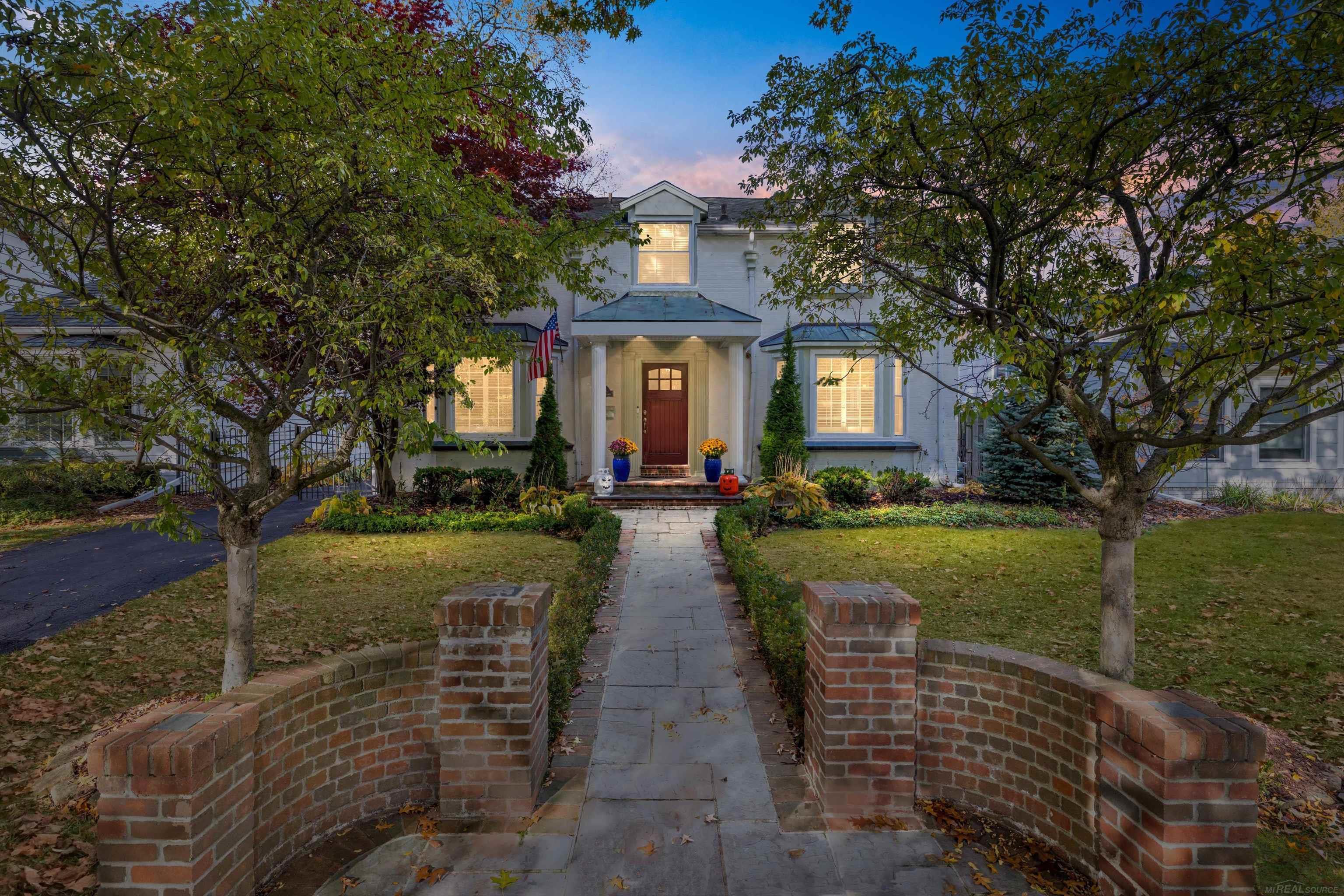 Homes for sale in Grosse Pointe Farms, MI | 265 Williams Ave, Grosse Pointe Farms, MI 48236 | MLS# 50194270