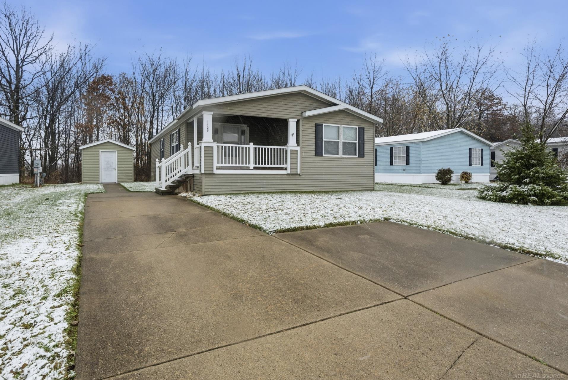 Homes for sale in Columbus, MI | 1105 Forest Ln, Columbus, MI 48063 | MLS# 50194271