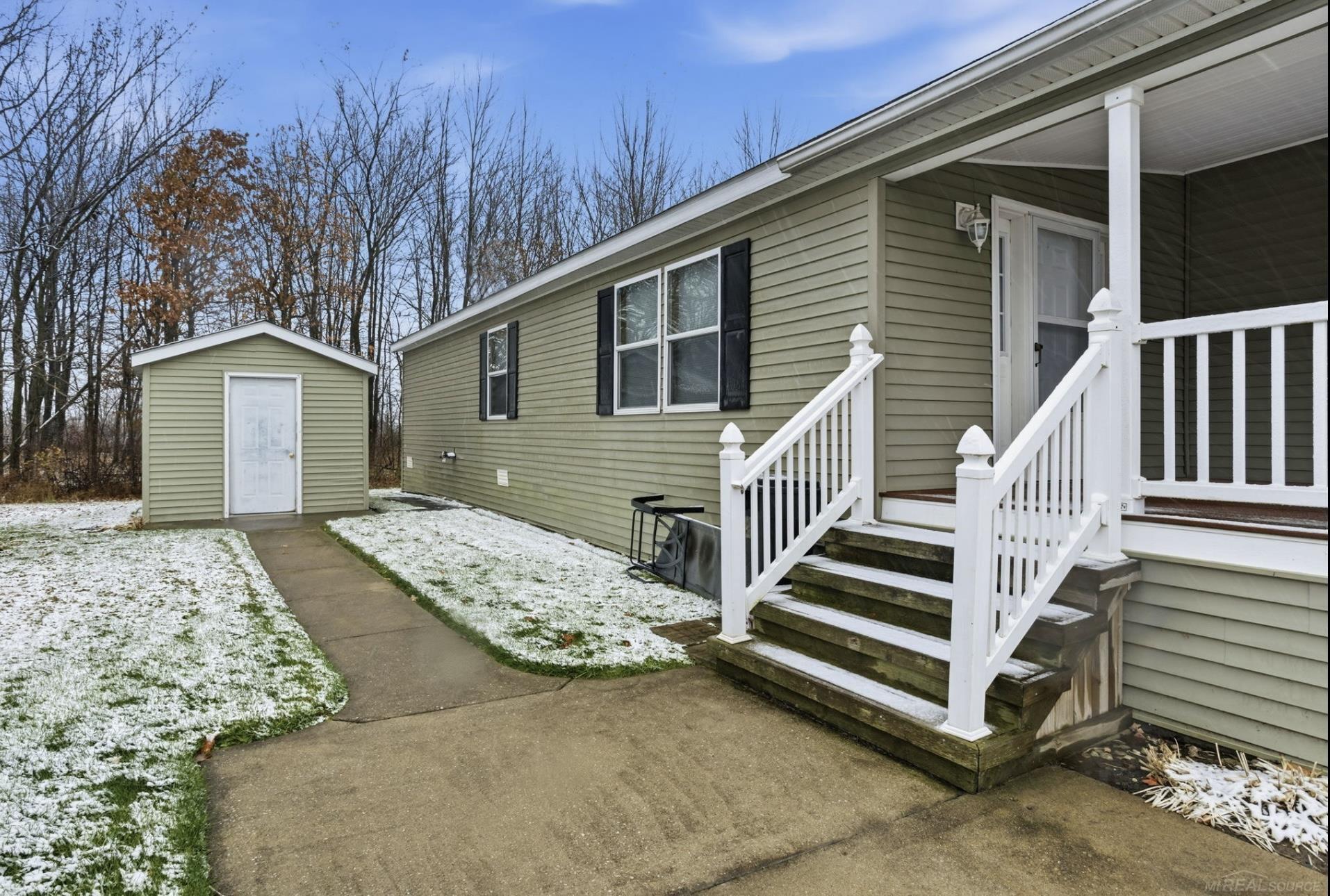 Homes for sale in Columbus, MI | 1105 Forest Ln, Columbus, MI 48063 | MLS# 50194271