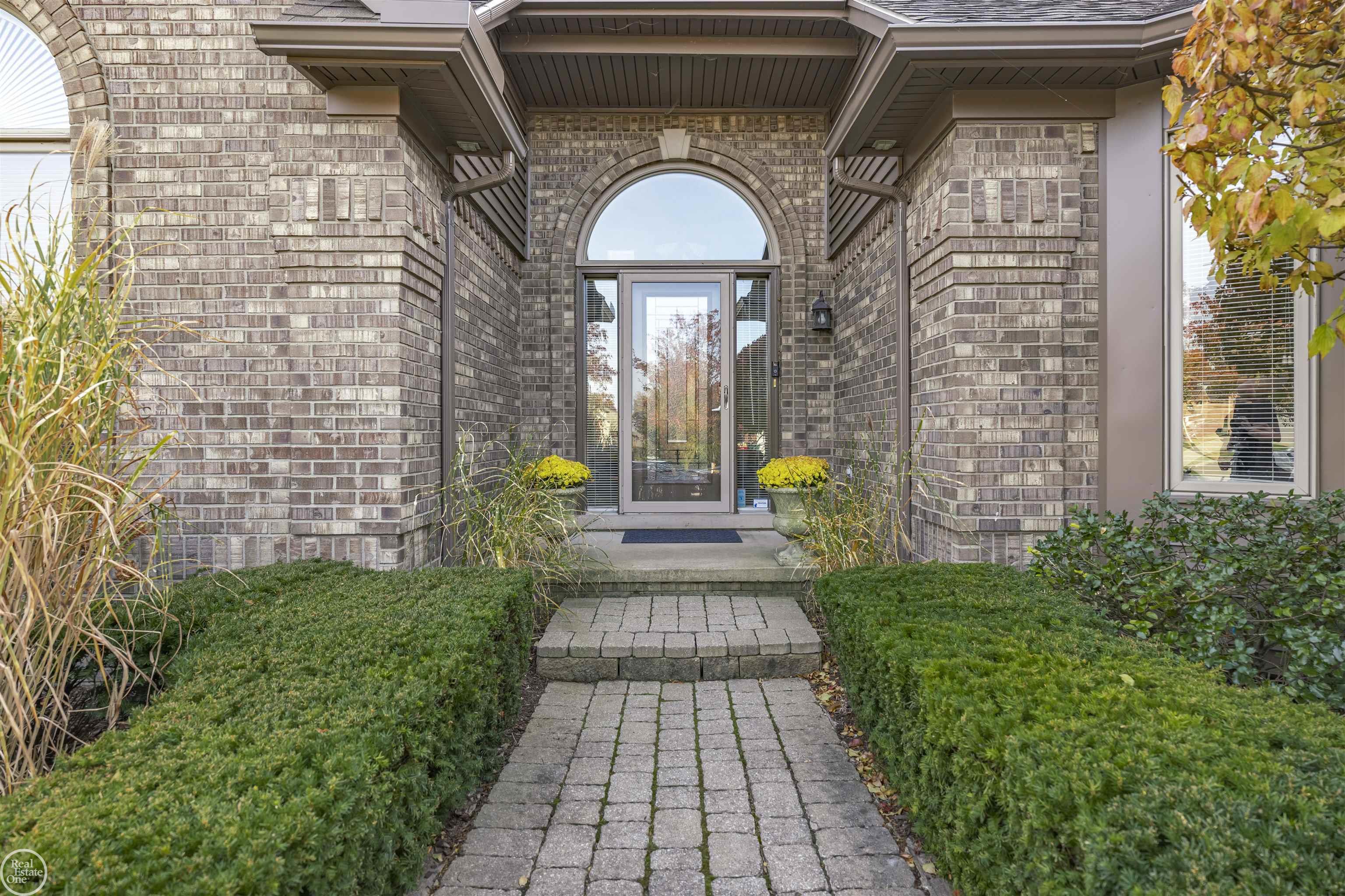 Homes for sale in Macomb Twp, MI | 21220 Briar Rose Dr, Macomb Twp, MI 48044 | MLS# 50194433