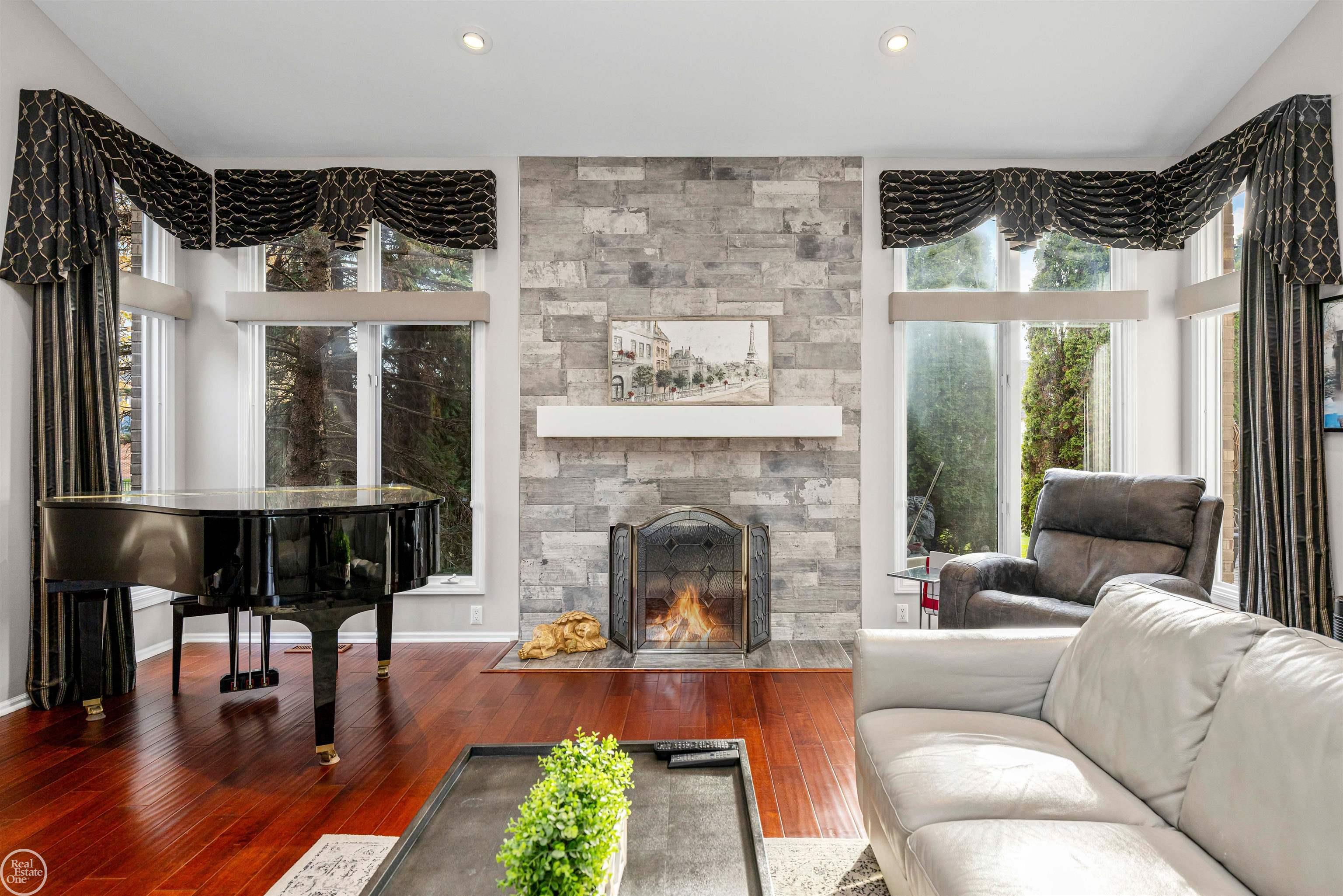 Homes for sale in Macomb Twp, MI | 21220 Briar Rose Dr, Macomb Twp, MI 48044 | MLS# 50194433