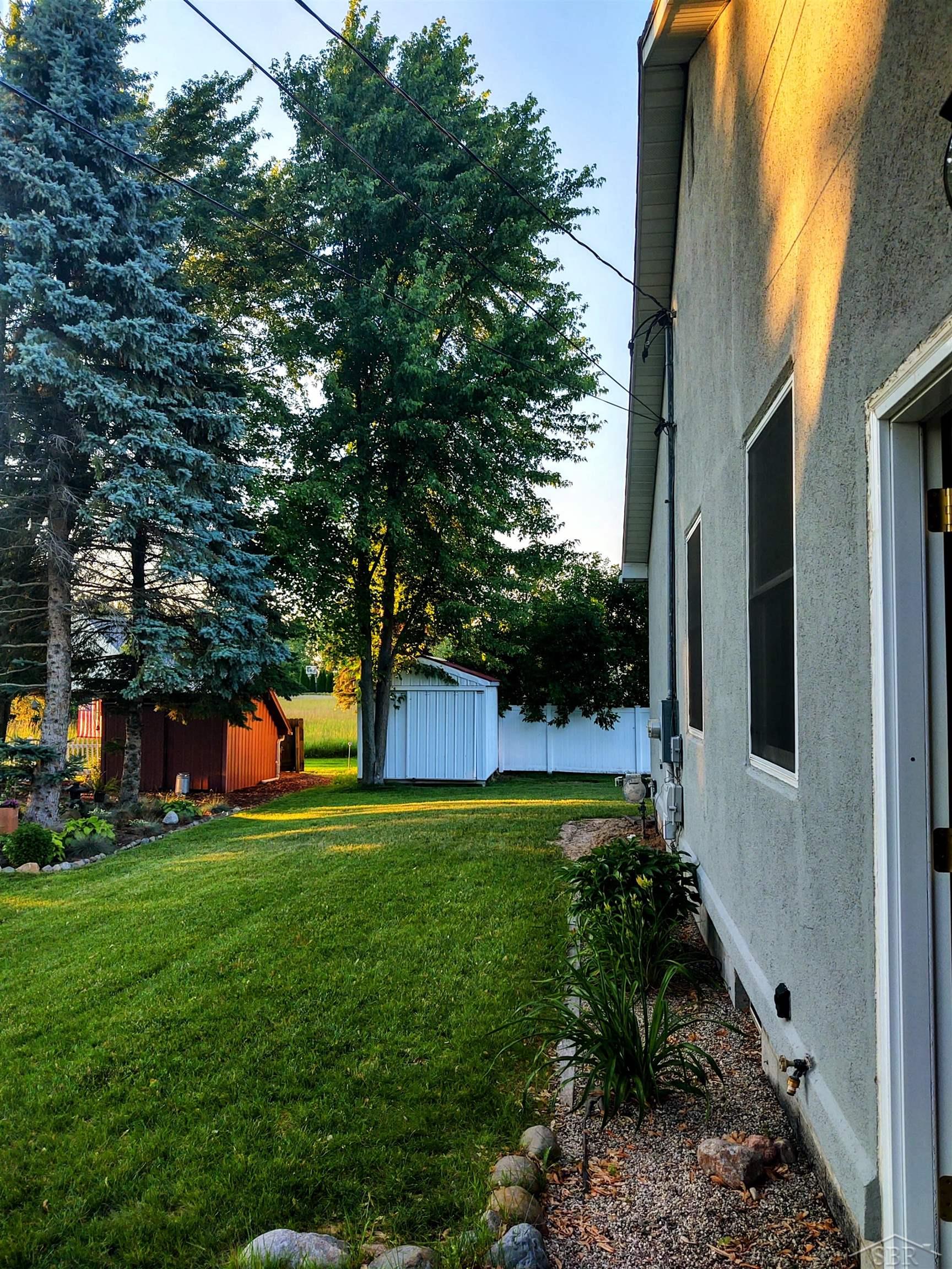 Homes for sale in Kawkawlin, MI | 661 E Beaver Rd, Kawkawlin, MI 48631 | MLS# 50194490