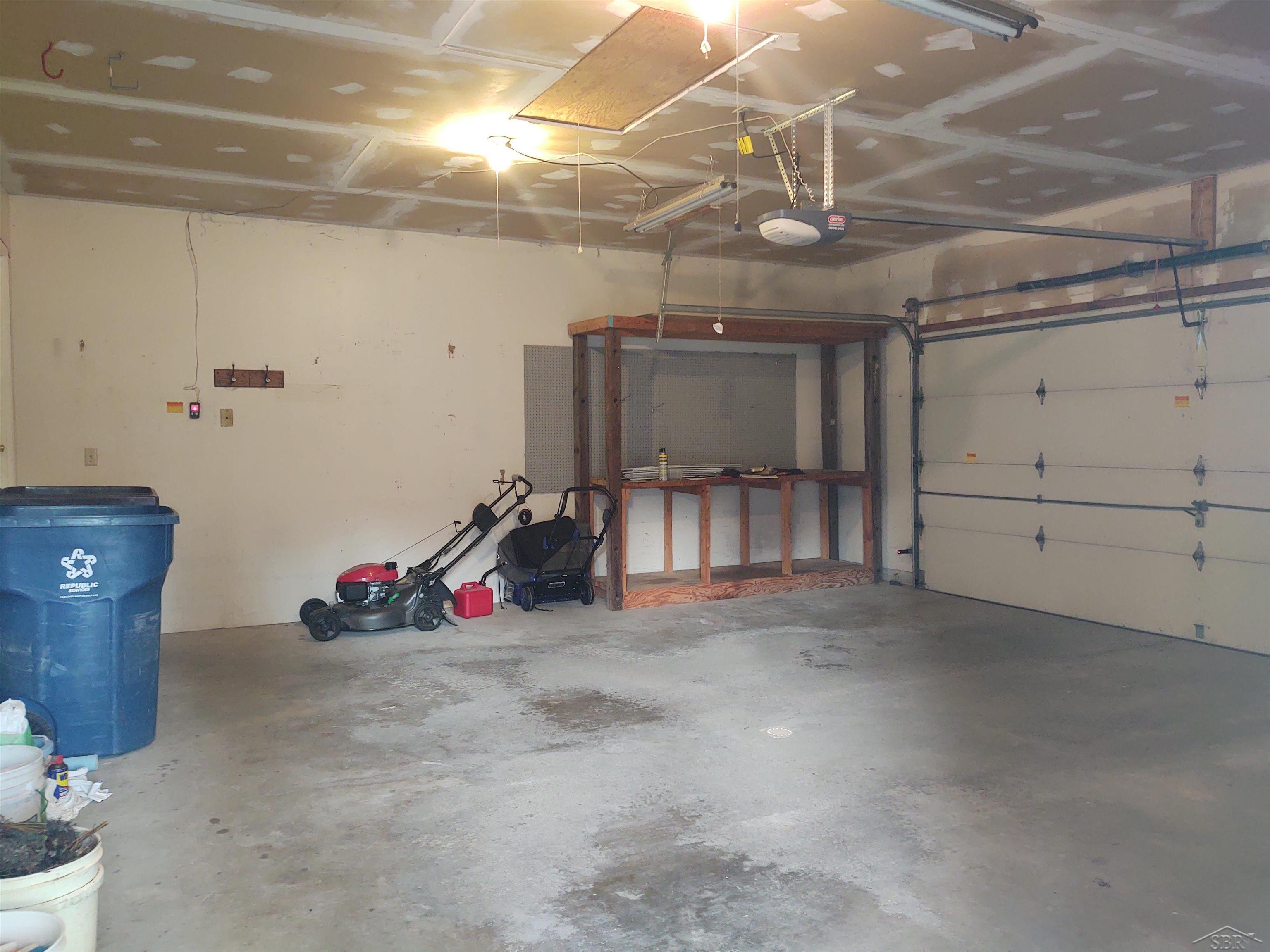 Homes for sale in Kawkawlin, MI | 661 E Beaver Rd, Kawkawlin, MI 48631 | MLS# 50194490