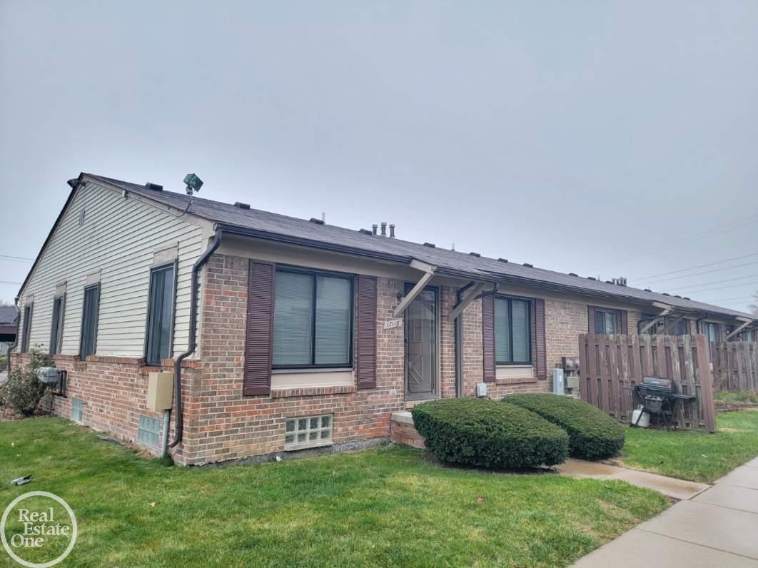 Homes for sale in Clinton Township, MI | 17118 Kingsbrooke Dr #77, Clinton Township, MI 48038 | MLS# 50195043