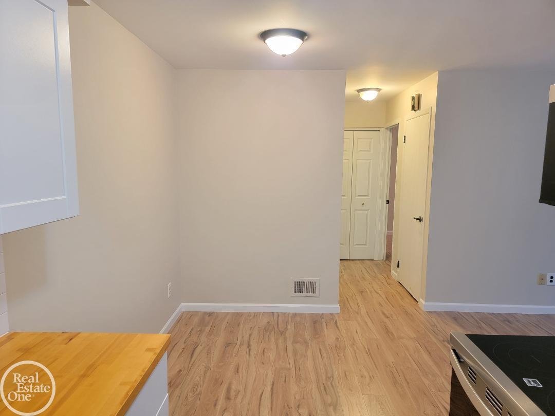 Homes for sale in Clinton Township, MI | 17118 Kingsbrooke Dr #77, Clinton Township, MI 48038 | MLS# 50195043