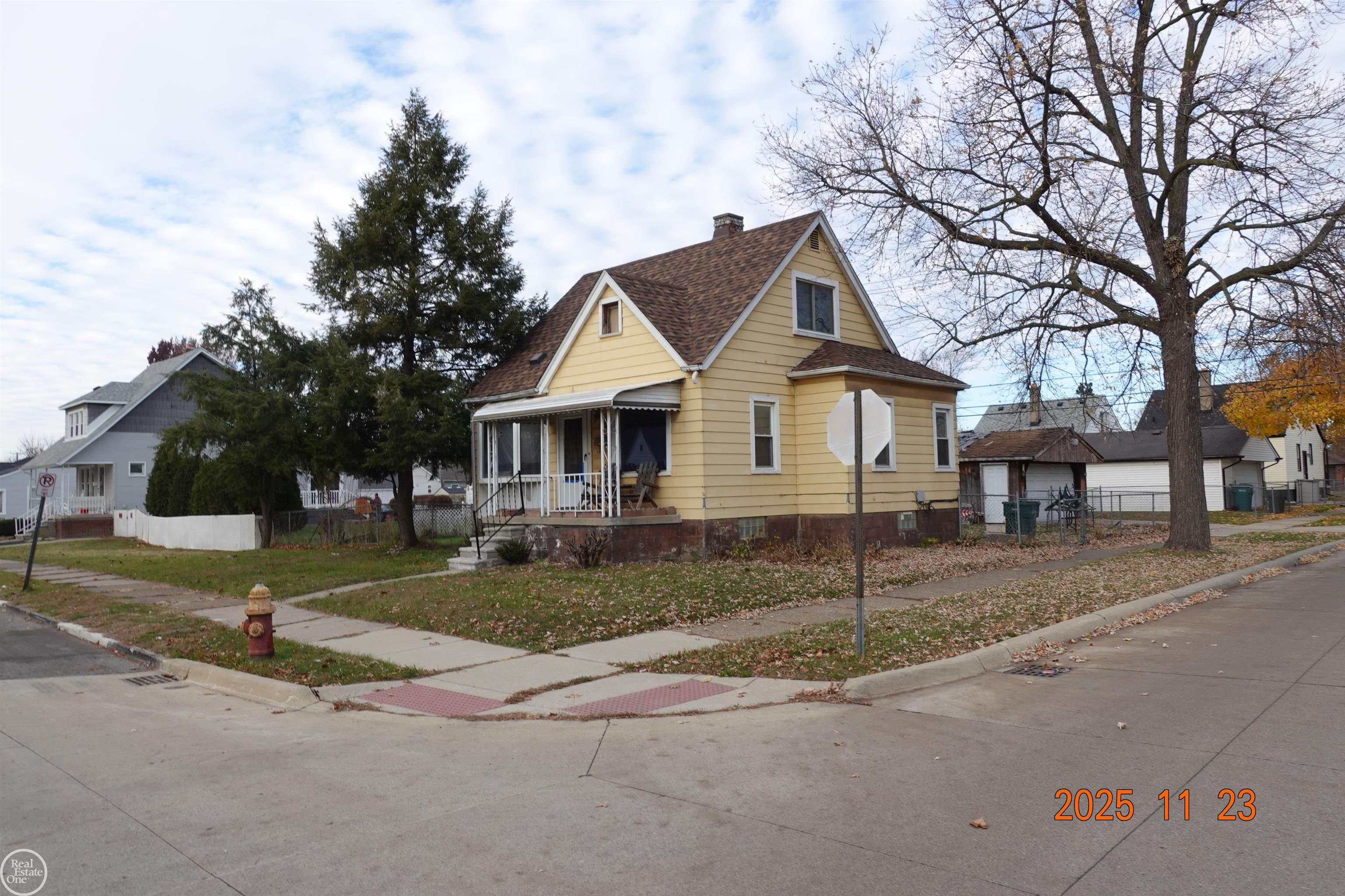 Homes for sale in Lincoln Park, MI | 808 White Ave, Lincoln Park, MI 48146 | MLS# 50195241