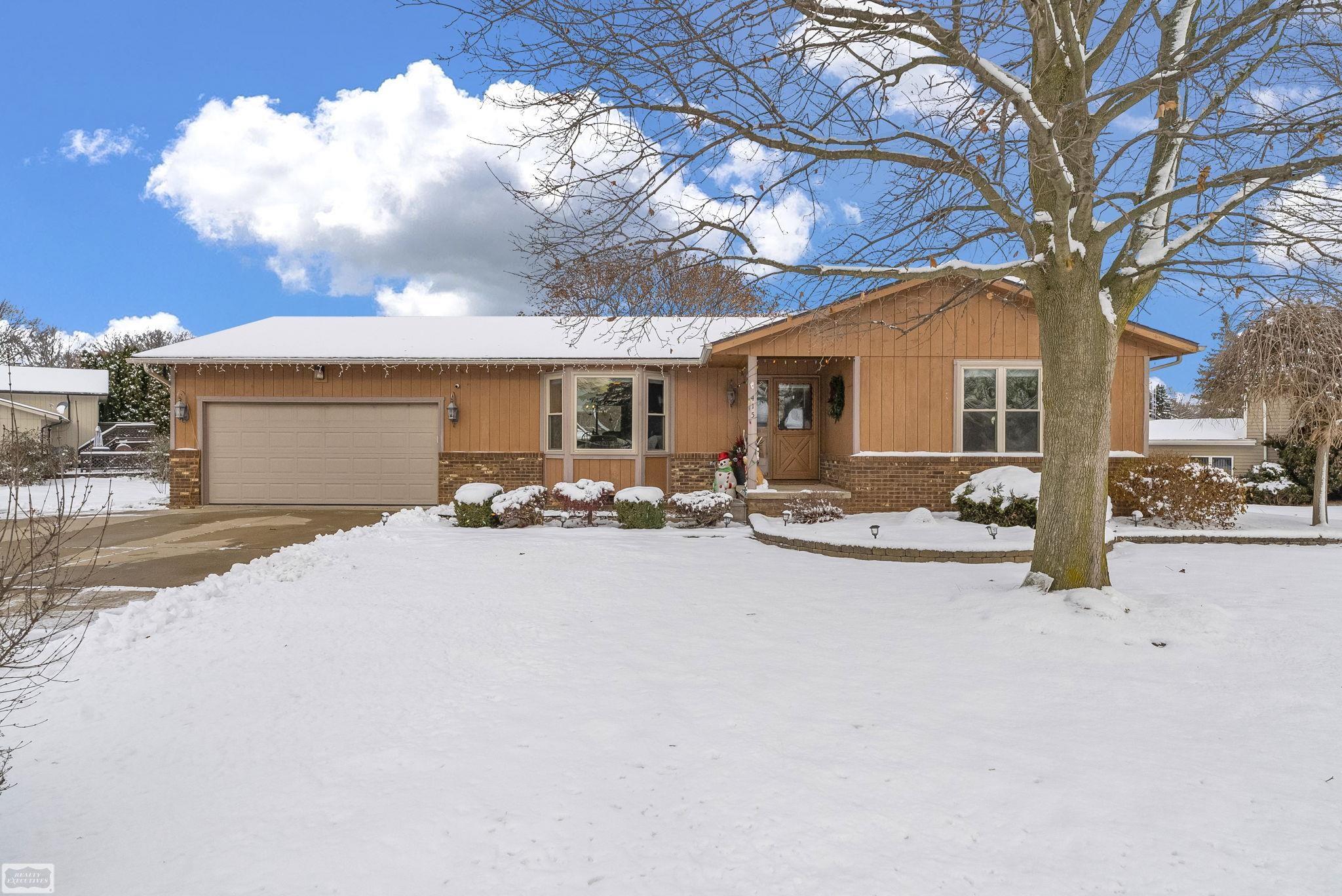 Homes for sale in Almont, MI | 415 W Winds Dr, Almont, MI 48003 | MLS# 50195456