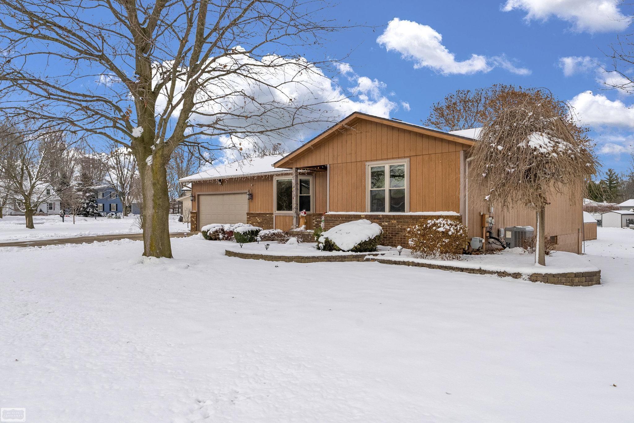 Homes for sale in Almont, MI | 415 W Winds Dr, Almont, MI 48003 | MLS# 50195456