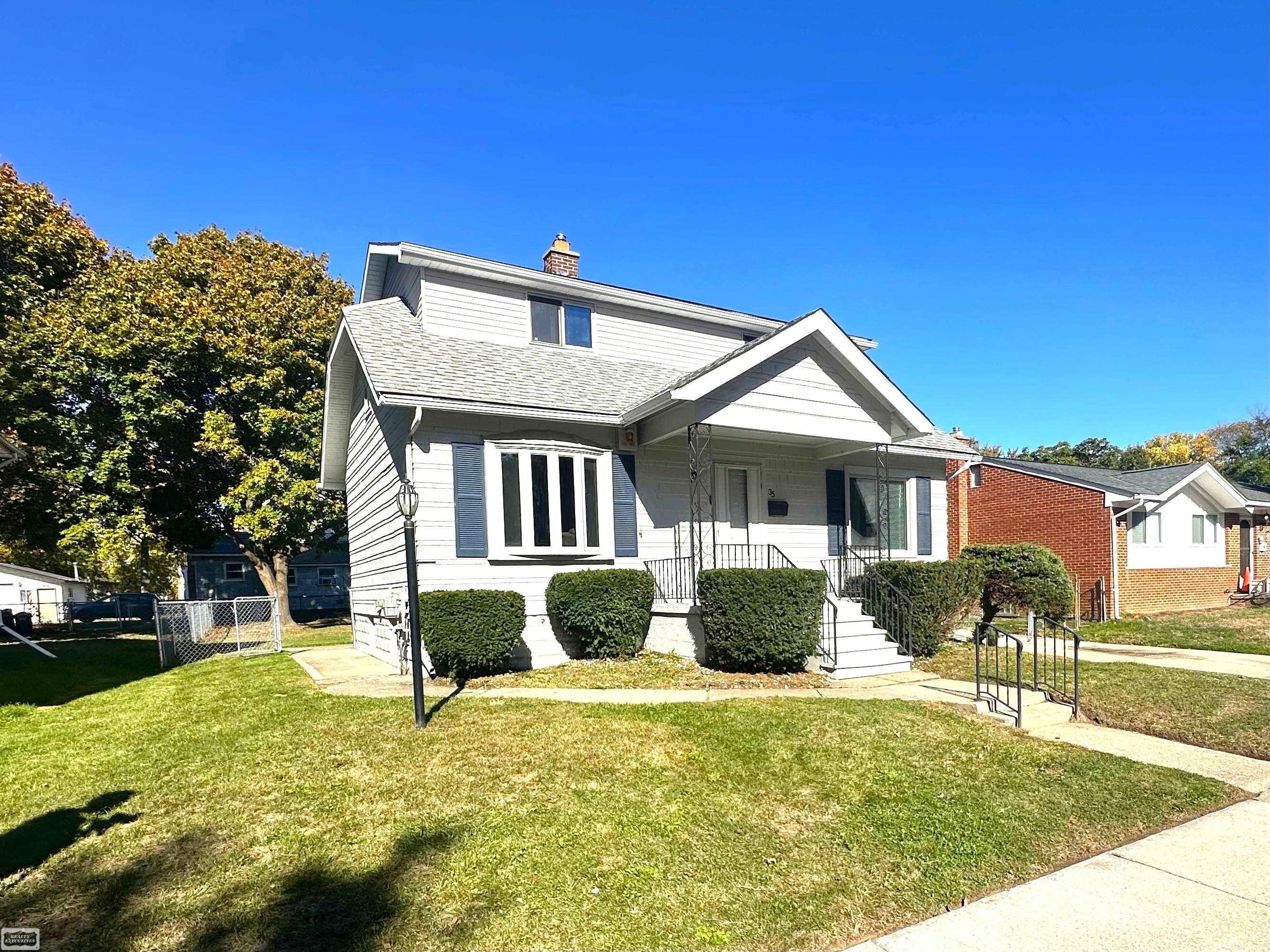 Homes for sale in Mount Clemens, MI | 35 Michigan St, Mount Clemens, MI 48043 | MLS# 50195477