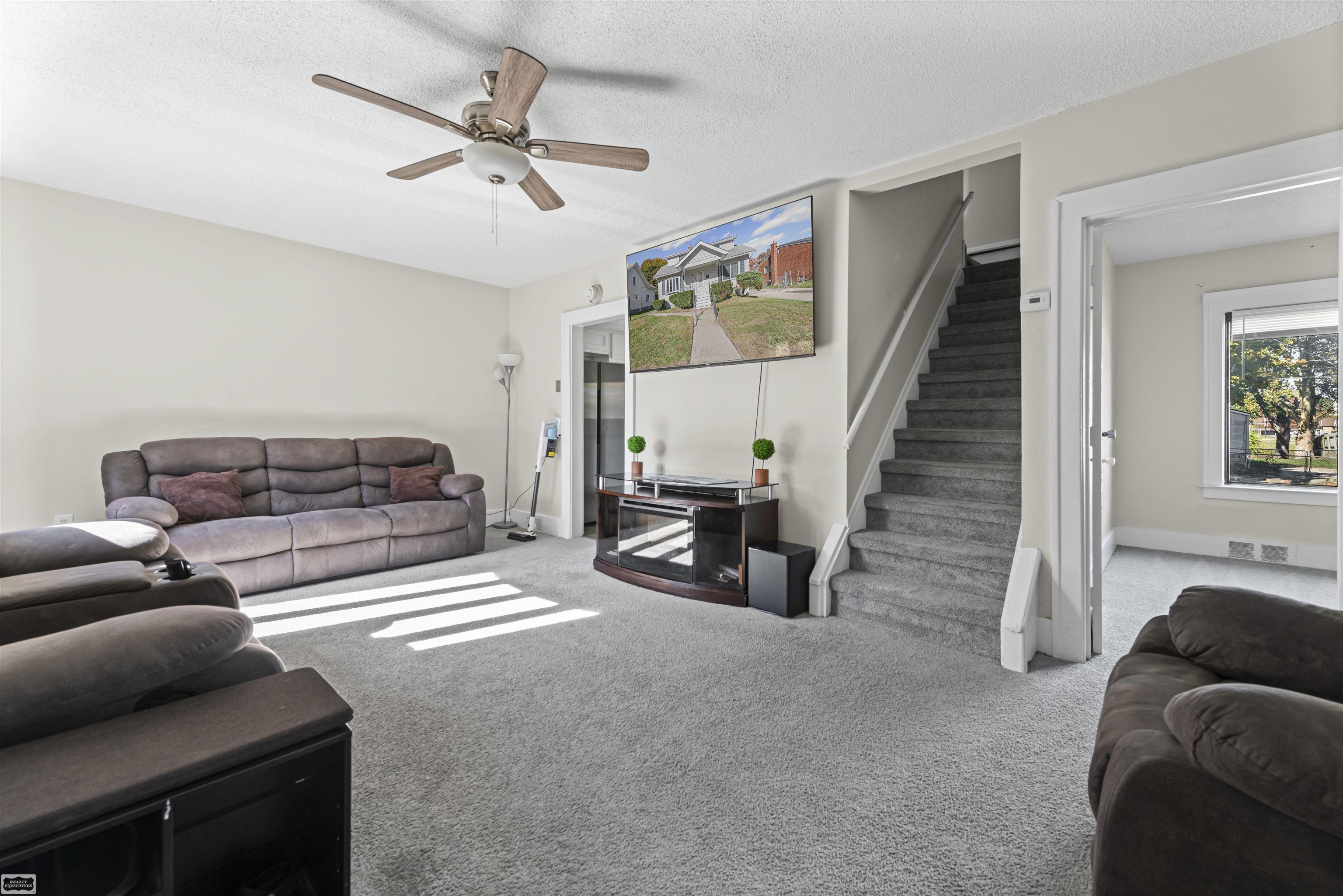 Homes for sale in Mount Clemens, MI | 35 Michigan St, Mount Clemens, MI 48043 | MLS# 50195477