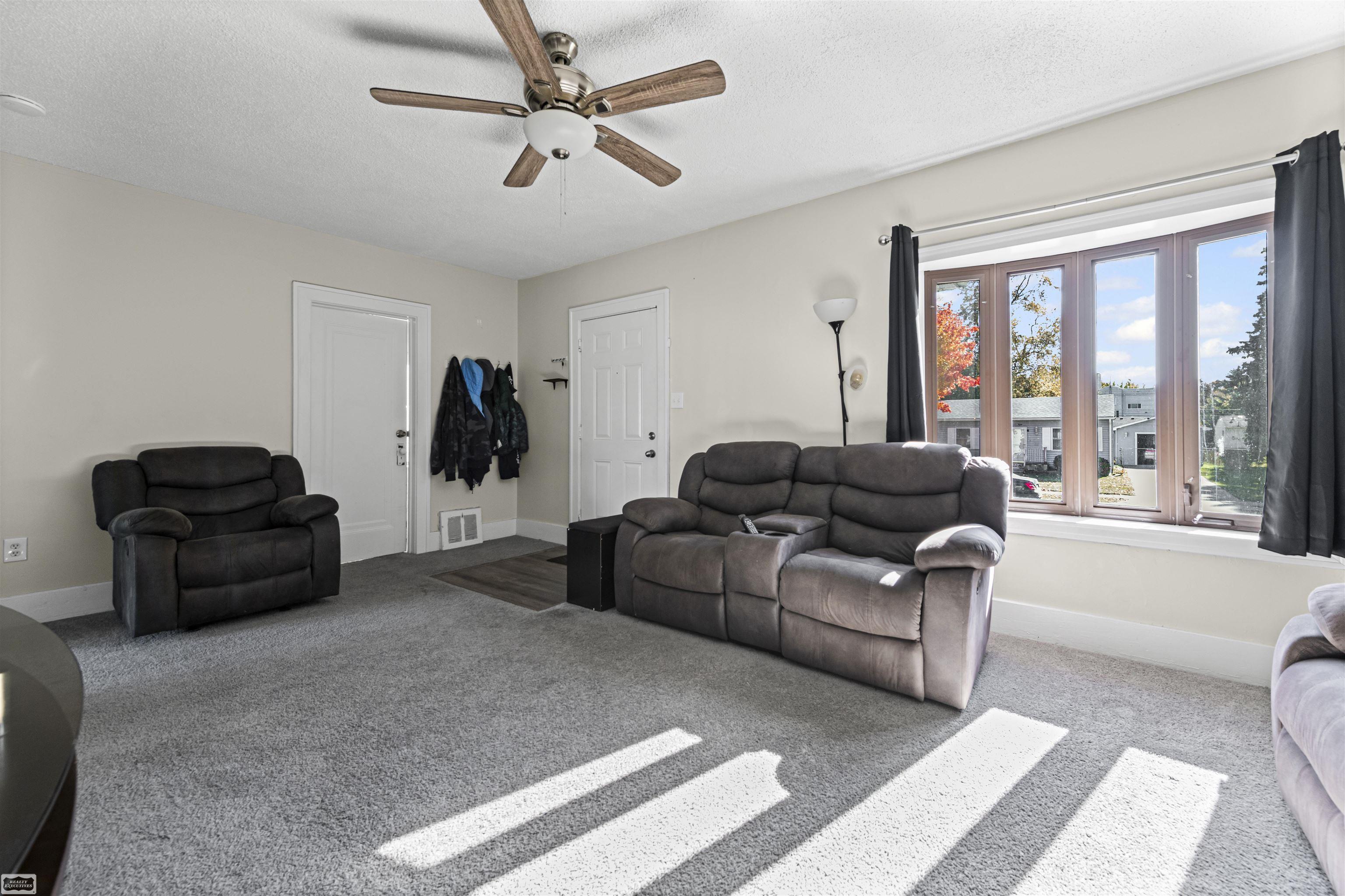 Homes for sale in Mount Clemens, MI | 35 Michigan St, Mount Clemens, MI 48043 | MLS# 50195477