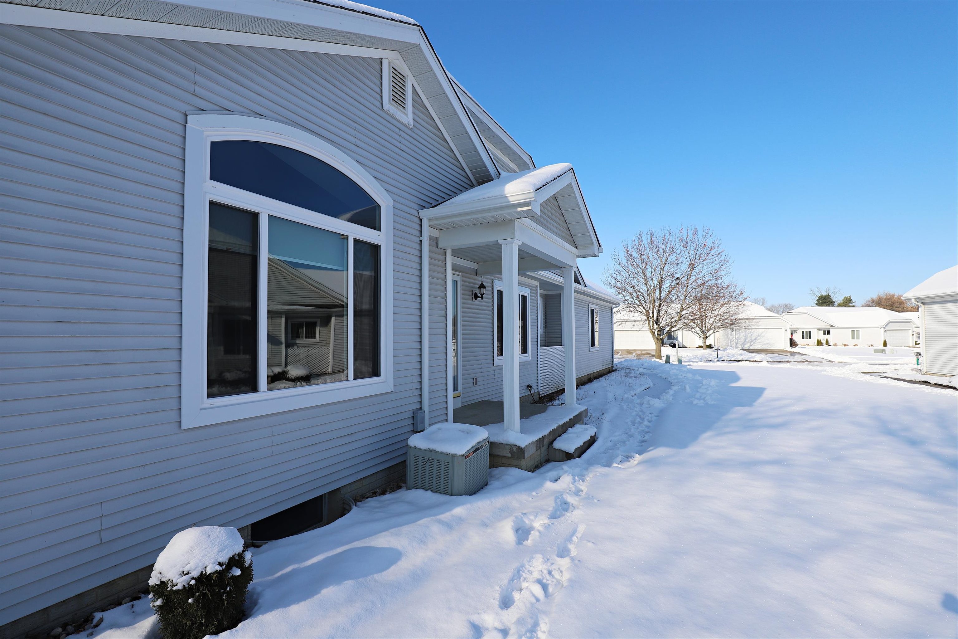 Homes for sale in Flushing, MI | 253 Aberdeen Ct, Flushing, MI 48433 | MLS# 50195483