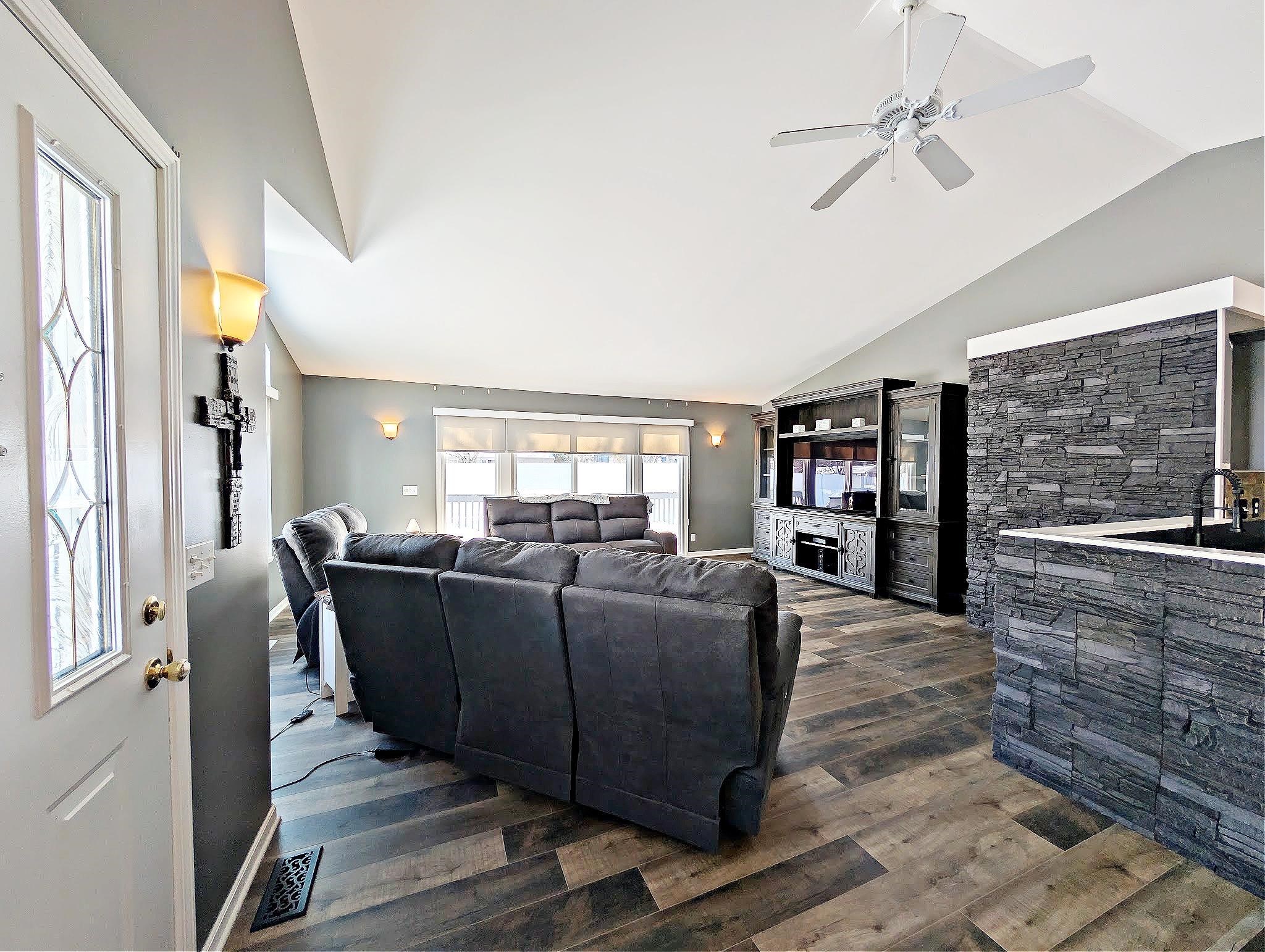 Homes for sale in Flushing, MI | 253 Aberdeen Ct, Flushing, MI 48433 | MLS# 50195483