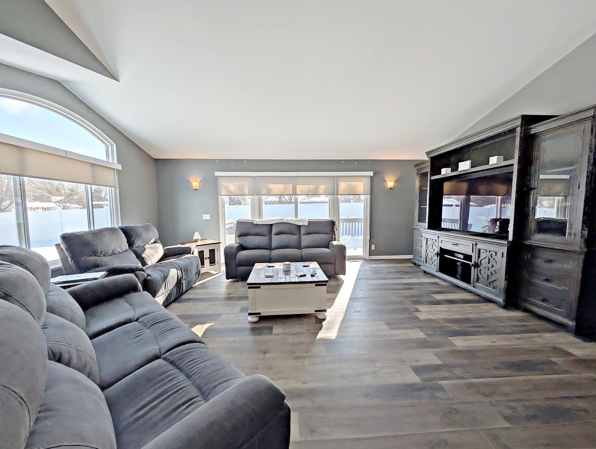 Homes for sale in Flushing, MI | 253 Aberdeen Ct, Flushing, MI 48433 | MLS# 50195483