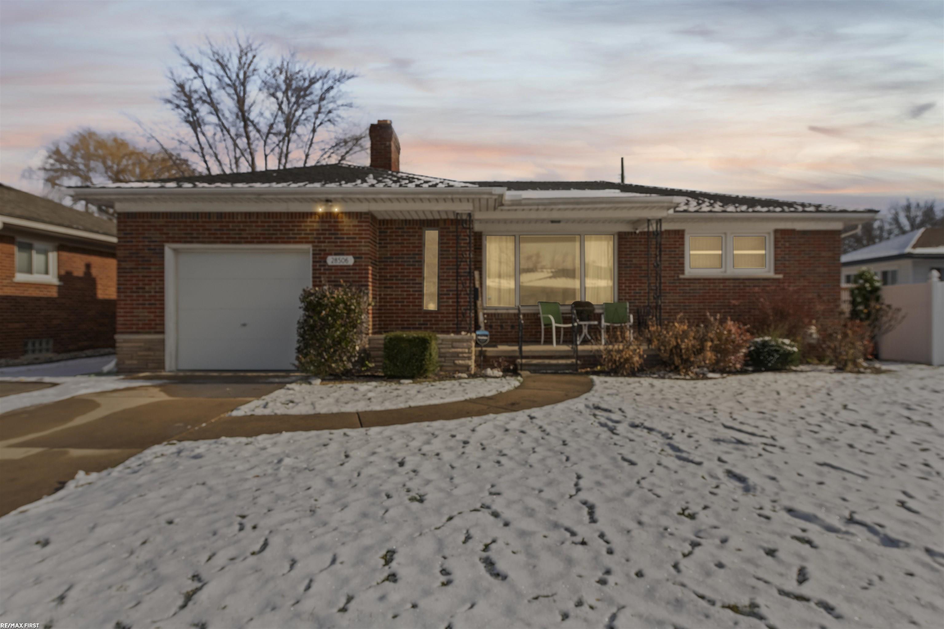 Homes for sale in Saint Clair Shores, MI | 28506 Kimberly Ln, Saint Clair Shores, MI 48081 | MLS# 50195491