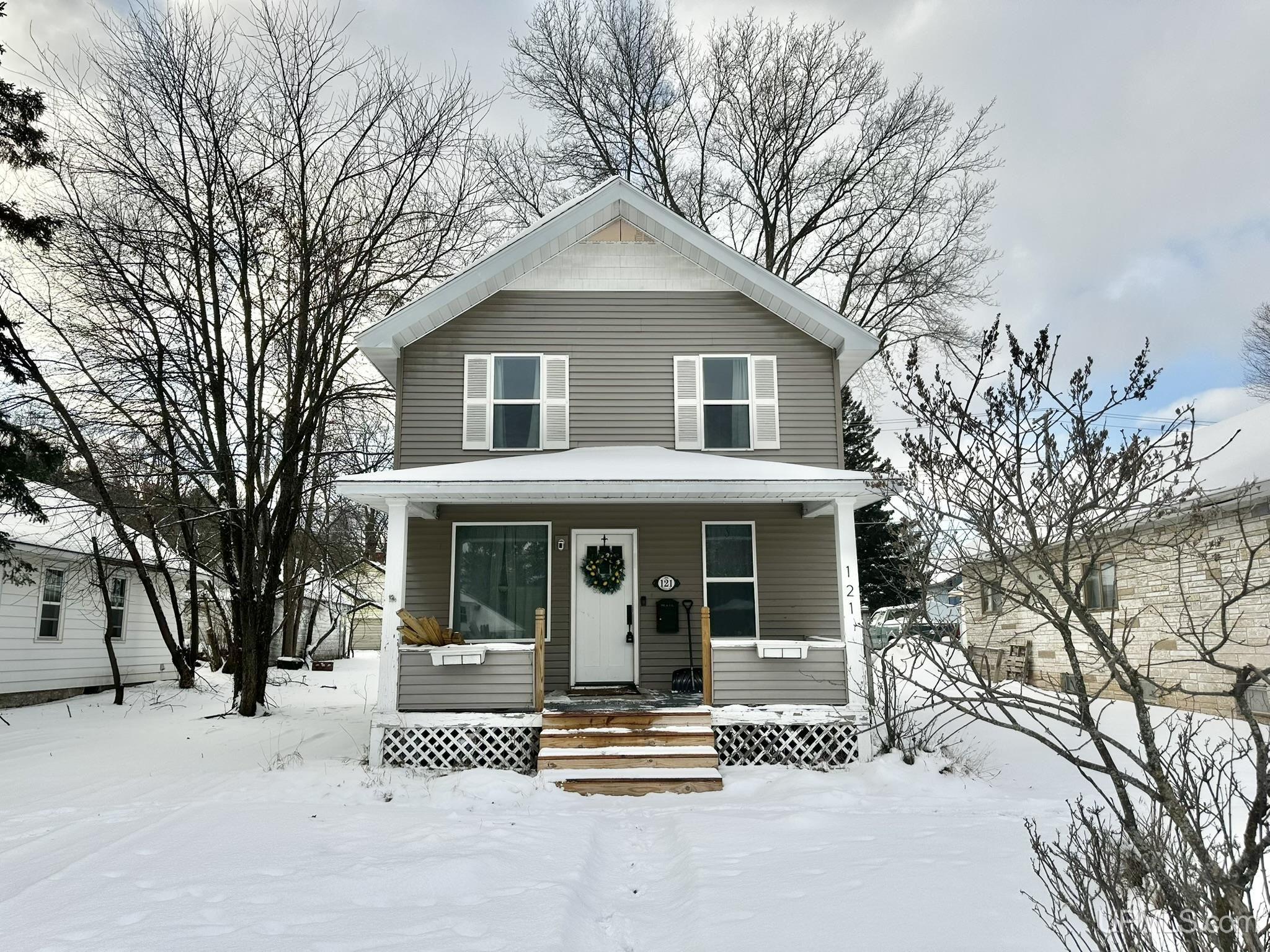 Homes for sale in Kingsford, MI | 121 Wilson Ave, Kingsford, MI 49802 | MLS# 50195523