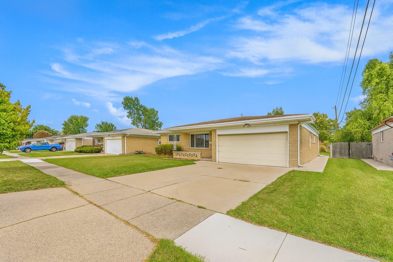 Homes for sale in Troy, MI | 2987 Chesterfield Dr, Troy, MI 48083 | MLS# 50195582