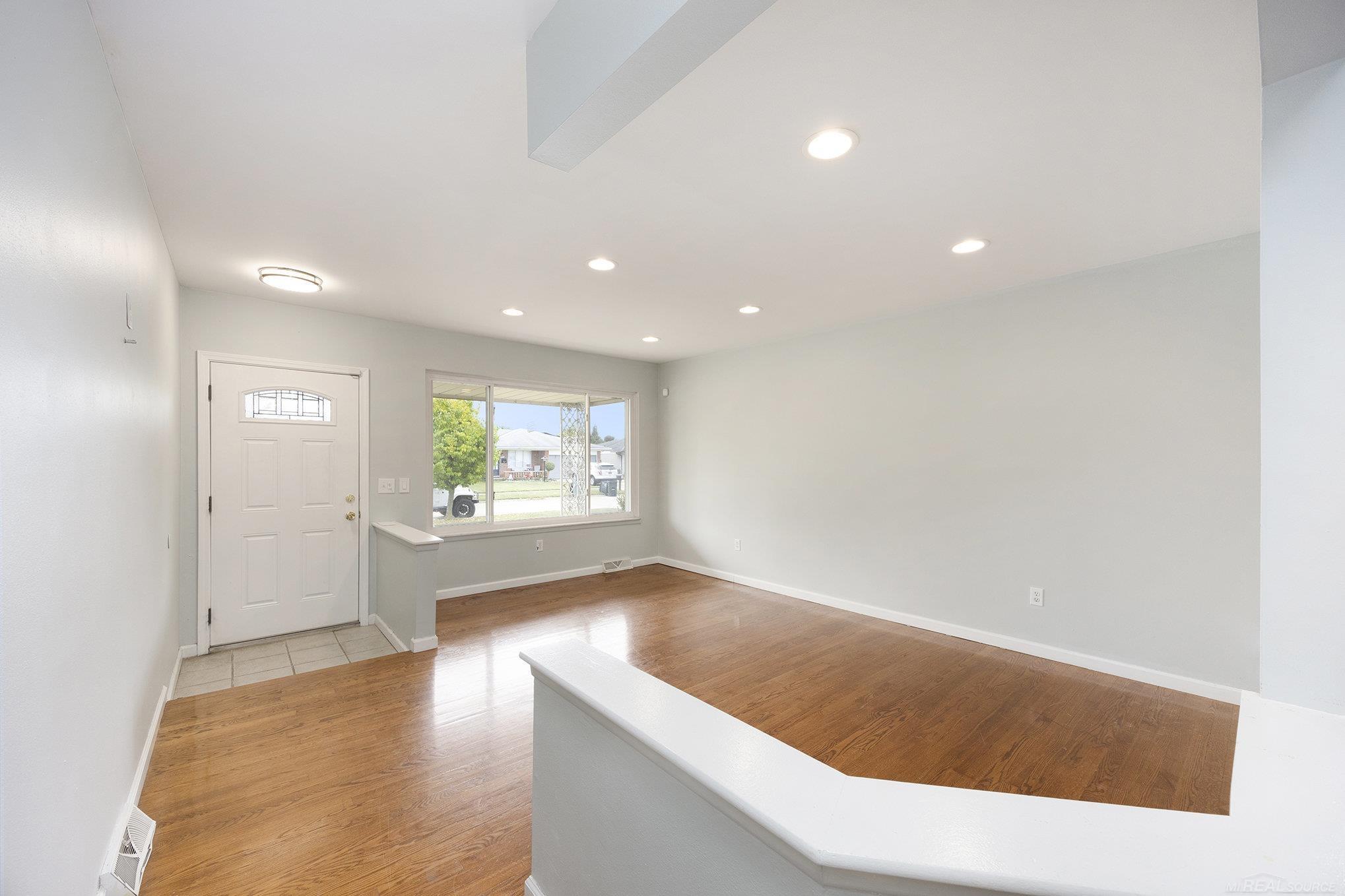 Homes for sale in Troy, MI | 2987 Chesterfield Dr, Troy, MI 48083 | MLS# 50195582