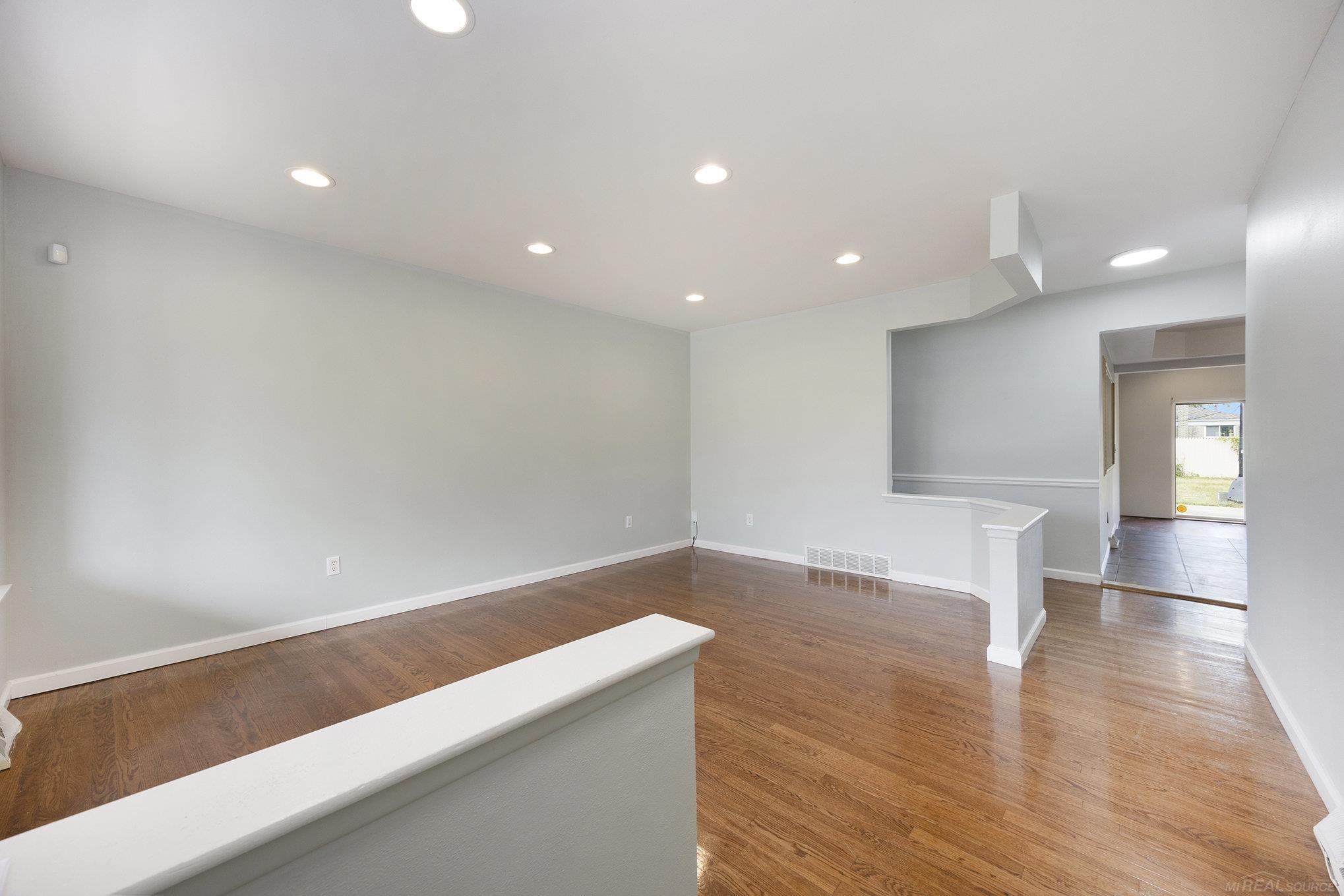 Homes for sale in Troy, MI | 2987 Chesterfield Dr, Troy, MI 48083 | MLS# 50195582