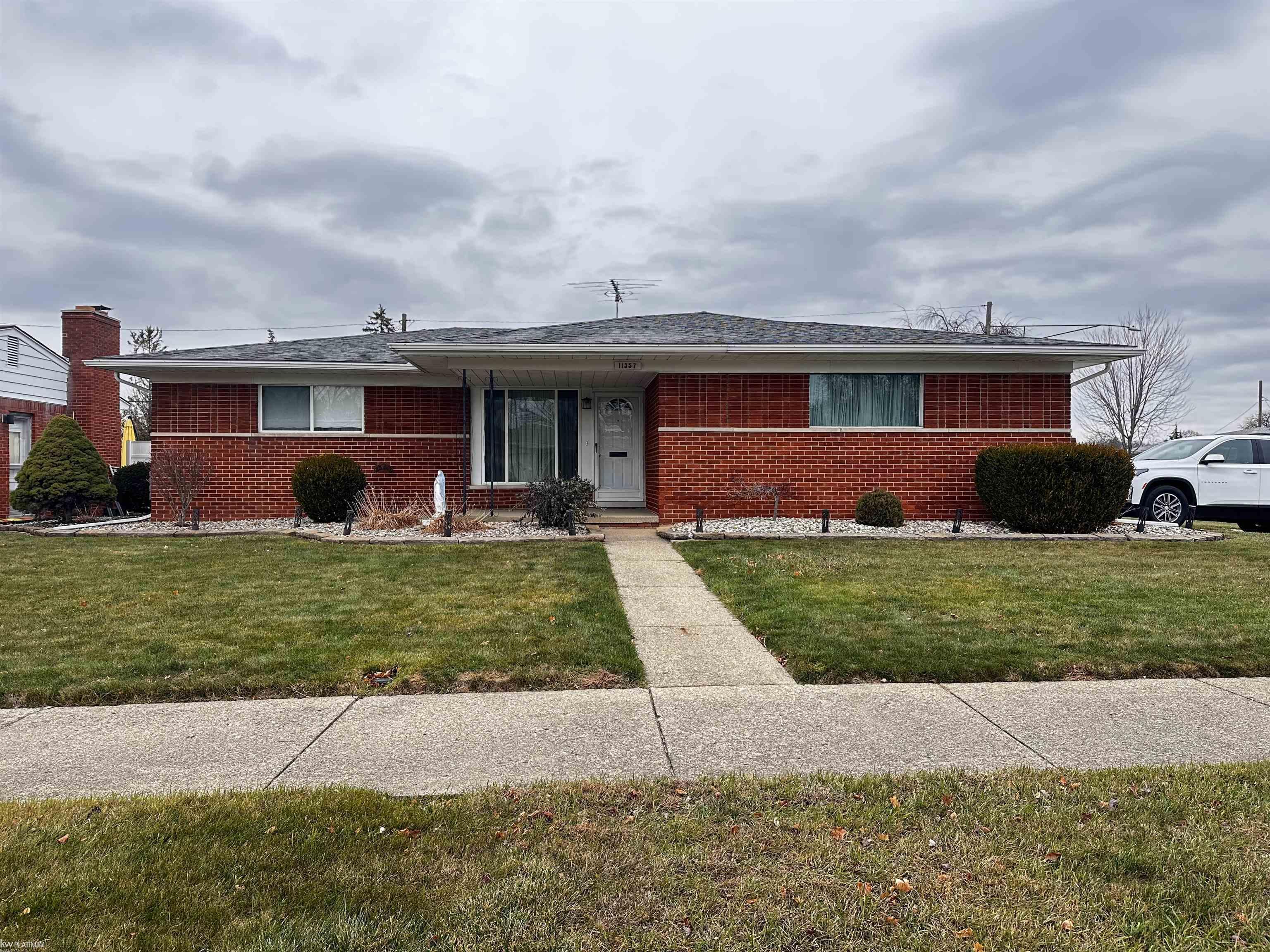 Homes for sale in Warren, MI | 11357 Geoffry St, Warren, MI 48093 | MLS# 50195588