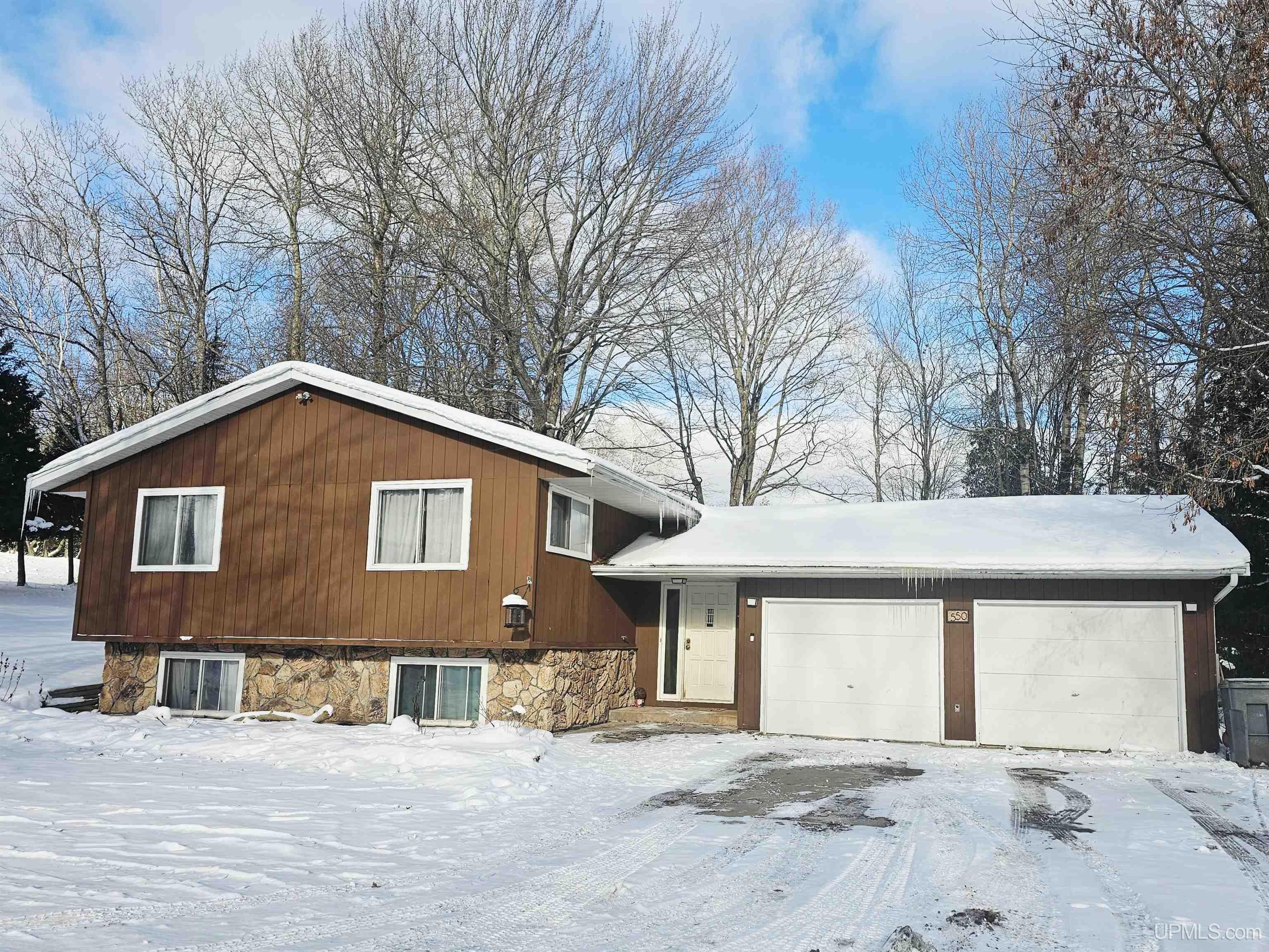 Homes for sale in Gwinn, MI | 550 W M 35 Hwy, Gwinn, MI 49841 | MLS# 50195613