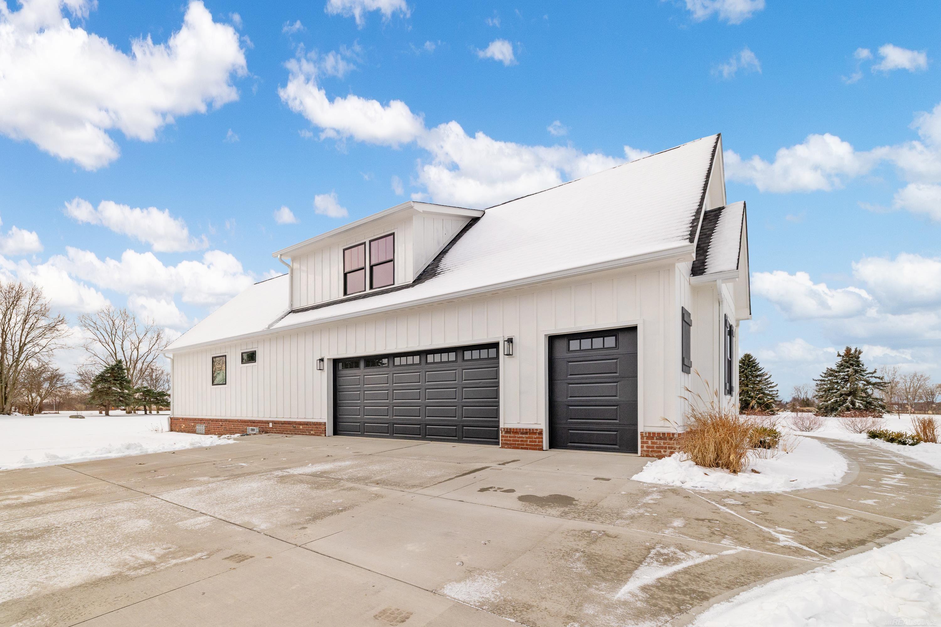 Homes for sale in Armada, MI | 21572 34 Mile Rd, Armada, MI 48005 | MLS# 50195639