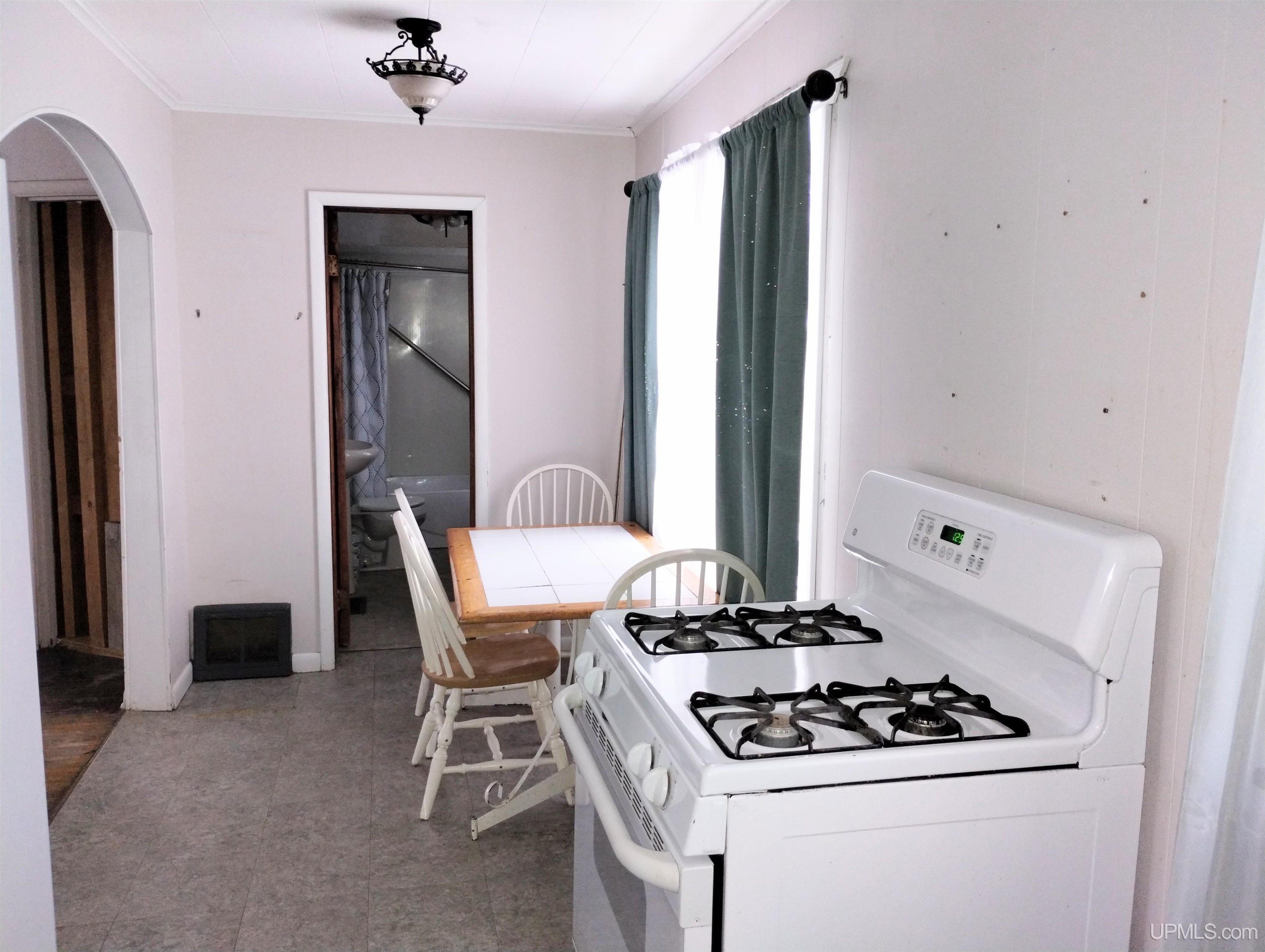 Homes for sale in Escanaba, MI | 2035 S Lincoln Rd, Escanaba, MI 49829 | MLS# 50195677