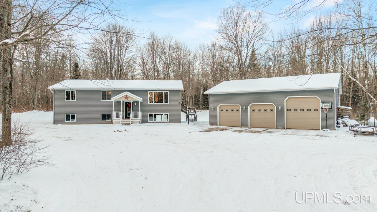 Homes for sale in Iron Mountain, MI | W8500 M69 Hwy, Iron Mountain, MI 49801 | MLS# 50195686