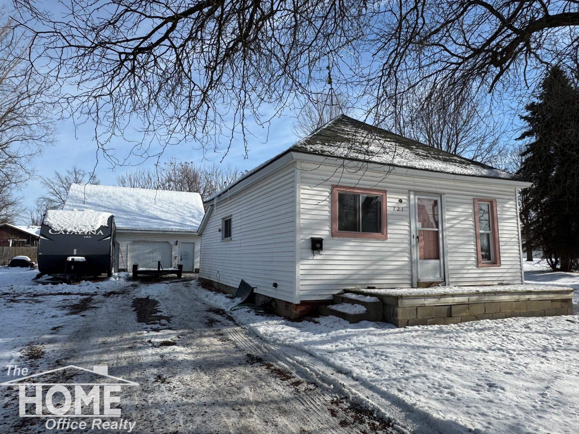 Homes for sale in Owosso, MI | 721 Wright Ave, Owosso, MI 48867 | MLS# 50195717