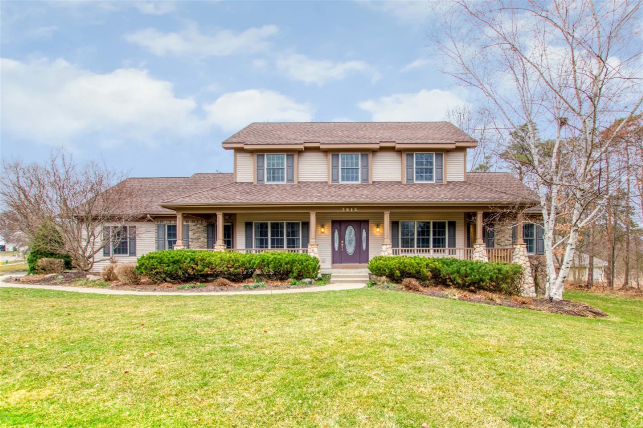 Homes for sale in Ada, MI | 7913 Jonathan Woods Dr, Ada, MI 49301 | MLS# 70186216