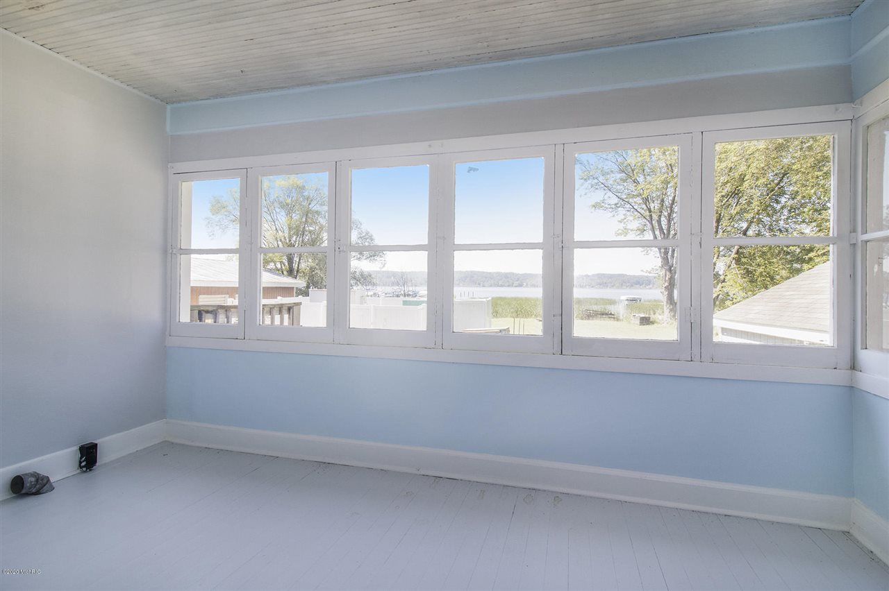 Homes for sale in Onekama, MI | 5117 Main St, Onekama, MI 49675 | MLS# 70261350