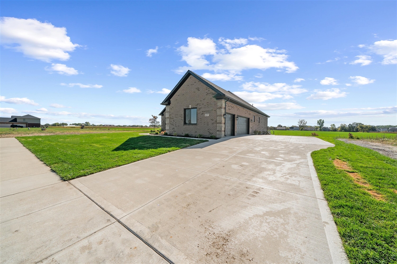 Homes for sale in Newport, MI | 8127 Hunters Ridge Dr, Newport, MI 48166 | MLS# 70384142