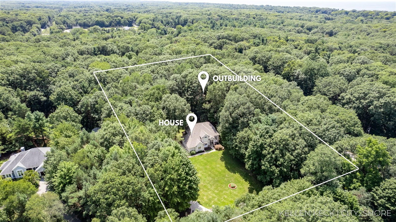 Homes for sale in Holland, MI | 16760 Rolling Oaks Dr, Holland, MI 49424 | MLS# 70408113