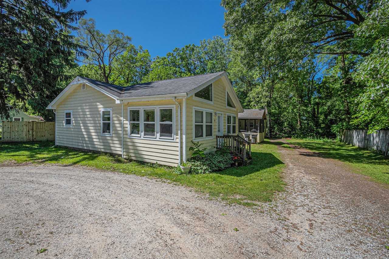 Homes for sale in New Buffalo, MI | 121 E Michigan St, New Buffalo, MI 49117 | MLS# 70410723