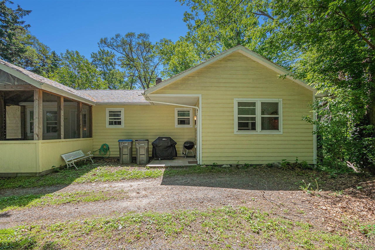 Homes for sale in New Buffalo, MI | 121 E Michigan St, New Buffalo, MI 49117 | MLS# 70410723