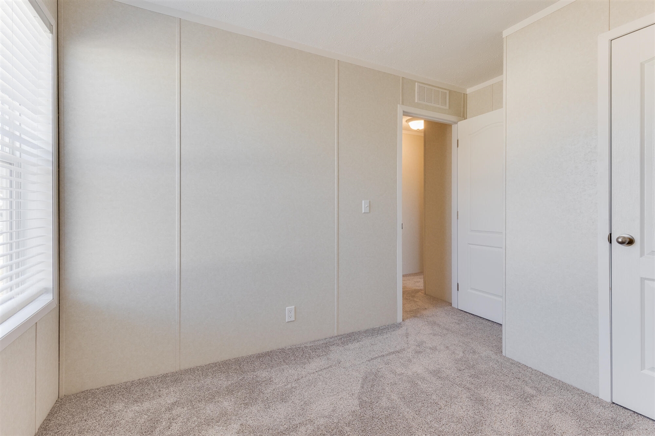 Homes for sale in Eaton Rapids, MI | 645 N Gallery Dr #98, Eaton Rapids, MI 48827 | MLS# 70426915