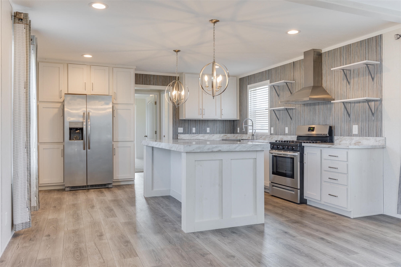 Homes for sale in Eaton Rapids, MI | 645 N Gallery Dr #98, Eaton Rapids, MI 48827 | MLS# 70426915