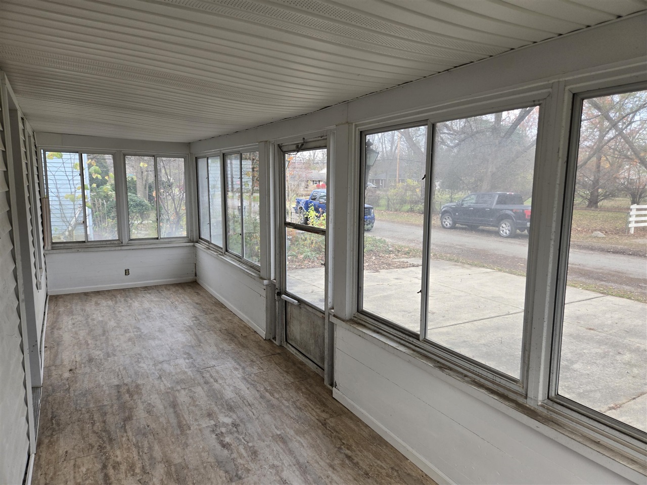 Homes for sale in Grosse Ile, MI | 25438 4Th St, Grosse Ile, MI 48138 | MLS# 70442398