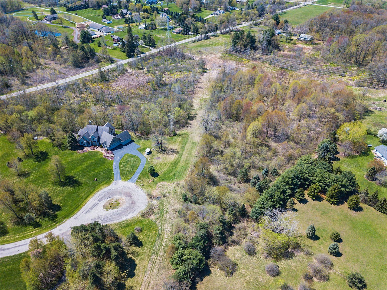 Homes for sale in Northville, MI | 8150 Pine Ridge Ct, Northville, MI 48168 | MLS# 70447367