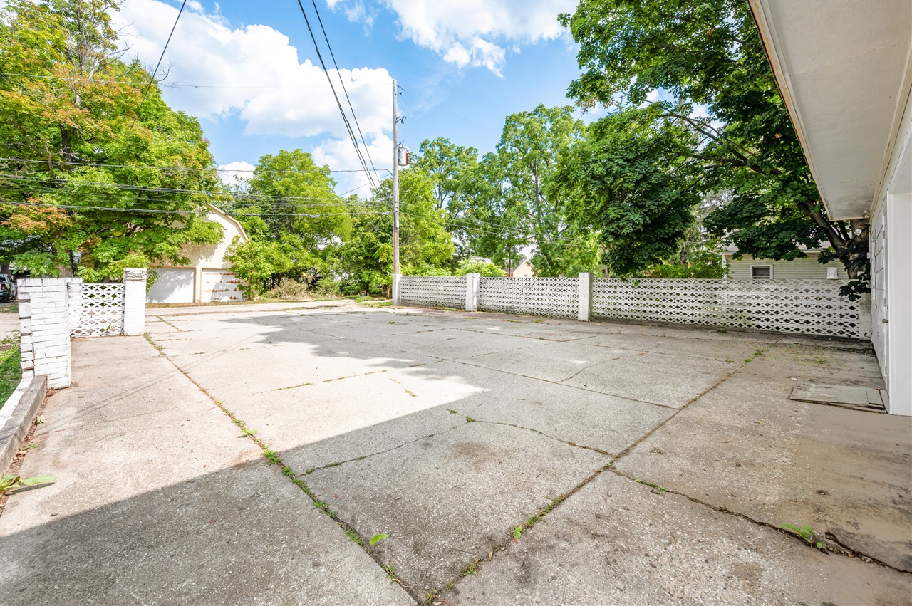 Homes for sale in Big Rapids, MI | 117 S Warren Ave, Big Rapids, MI 49307 | MLS# 70449549