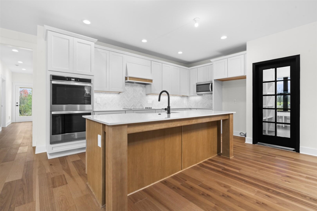 Homes for sale in Northville, MI | 8200 Pine Ridge Ct, Northville, MI 48168 | MLS# 70451383