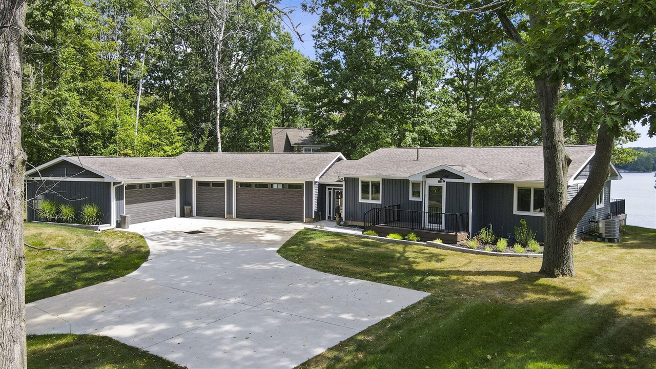 Homes for sale in Evart, MI | 9356 Miramichi Dr, Evart, MI 49631 | MLS# 70452983