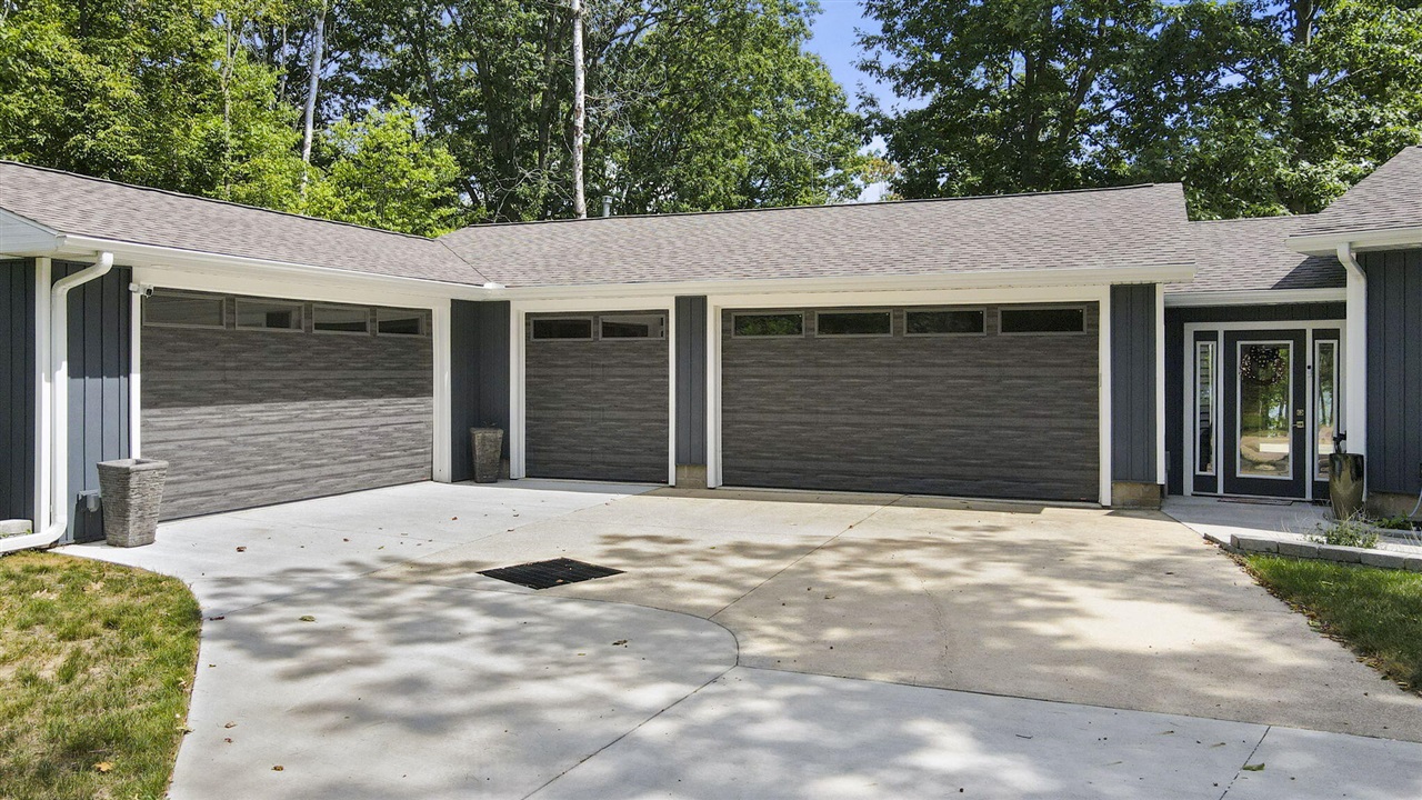 Homes for sale in Evart, MI | 9356 Miramichi Dr, Evart, MI 49631 | MLS# 70452983