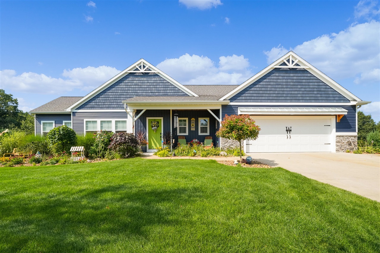 Homes for sale in Stanwood, MI | 21889 Hilltop Cir, Stanwood, MI 49346 | MLS# 70454039